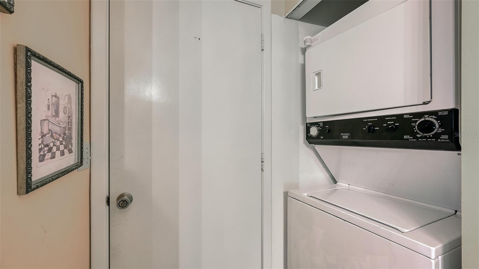 Image 24 of 51 For 2937 Taywood Meadows 32