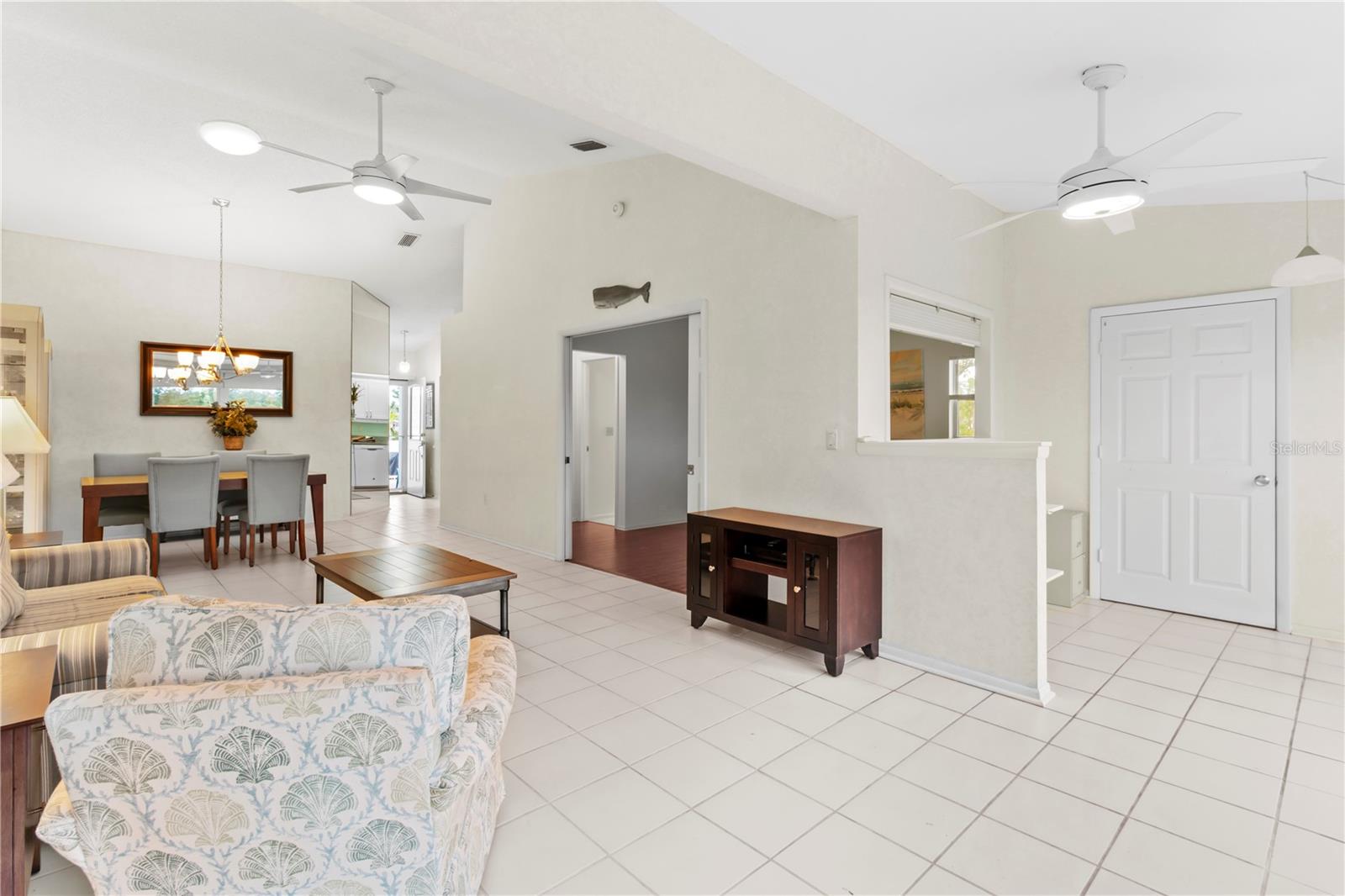 Image 31 of 65 For 801 Waterside Lane