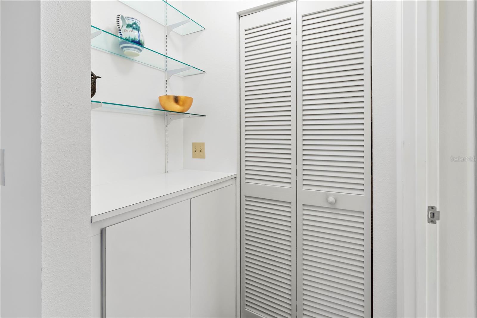 Image 39 of 65 For 801 Waterside Lane