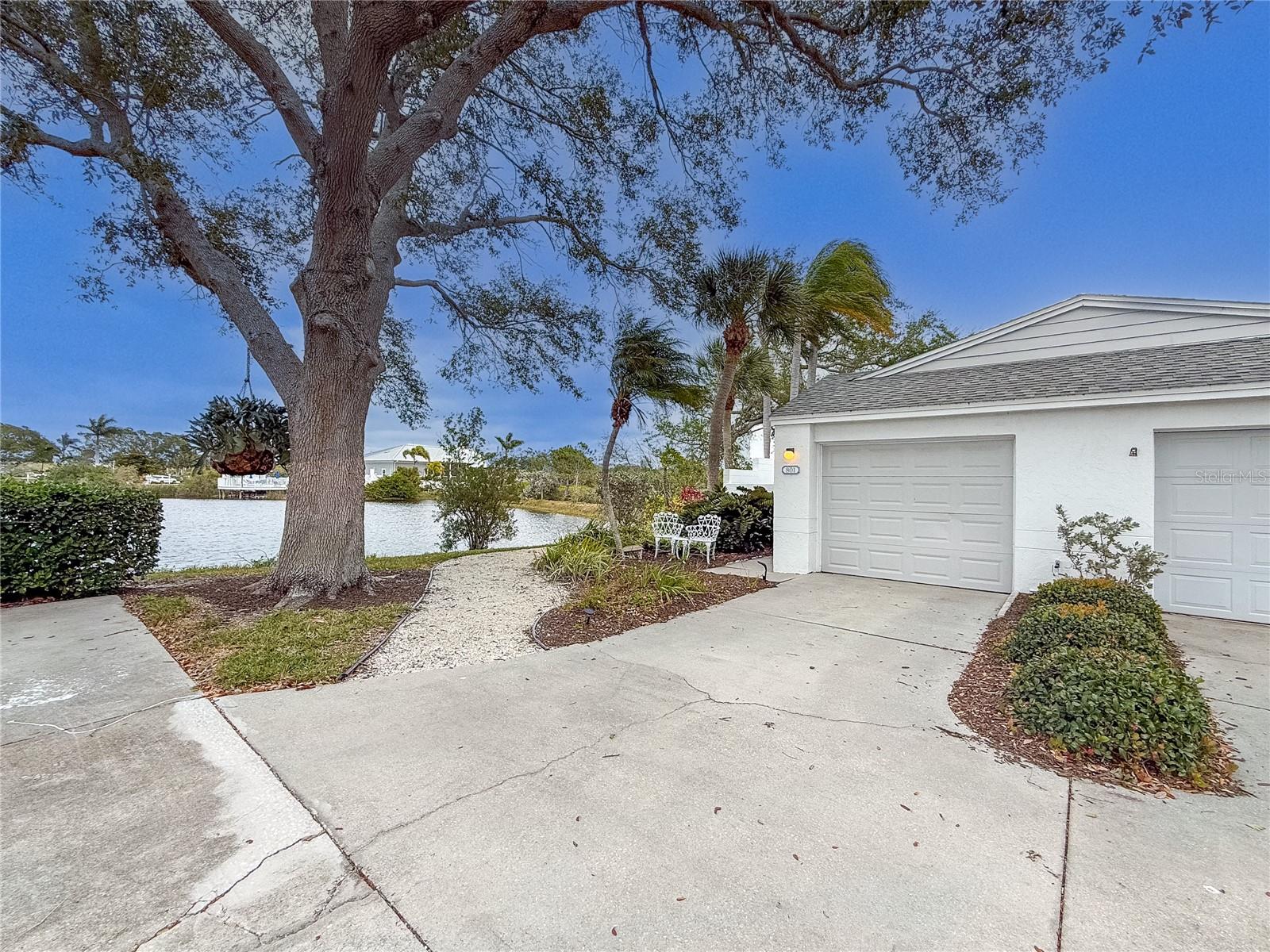 Image 4 of 65 For 801 Waterside Lane