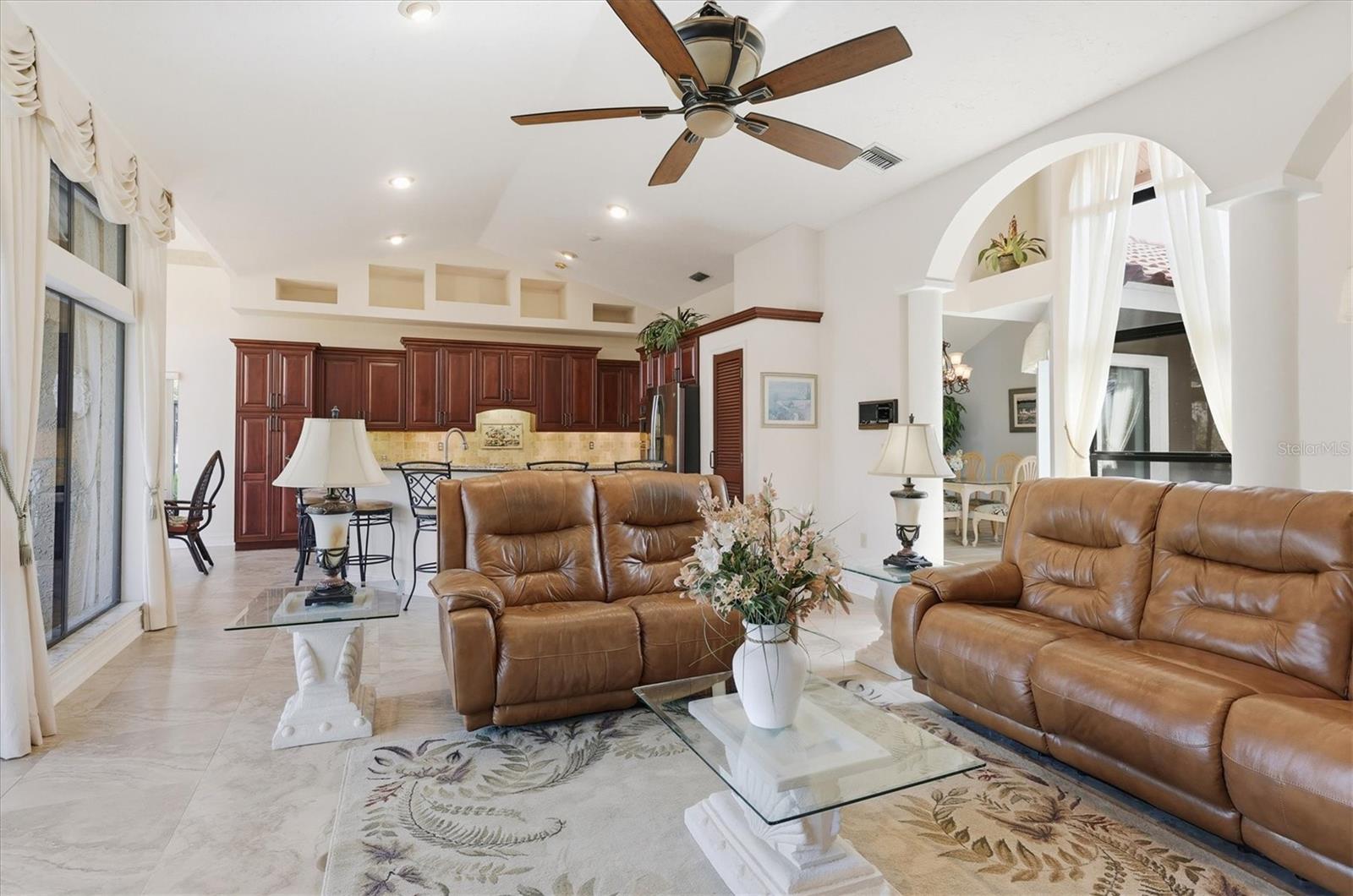 Image 13 of 75 For 4221 Escondito Circle