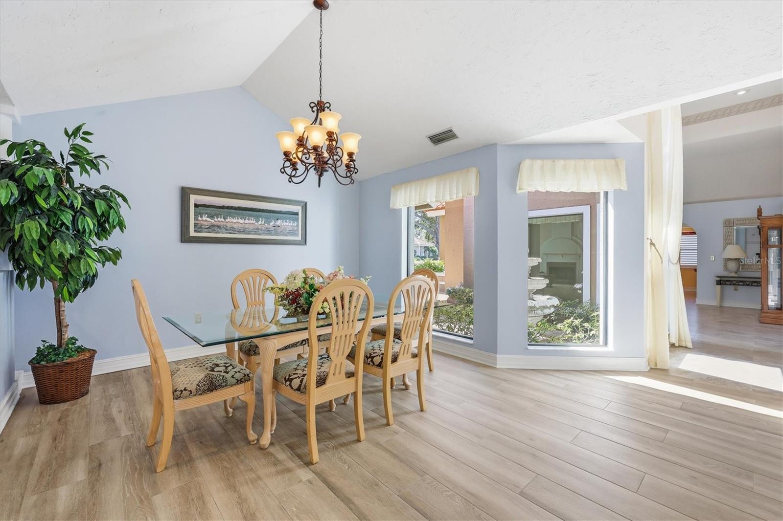 Image 15 of 75 For 4221 Escondito Circle