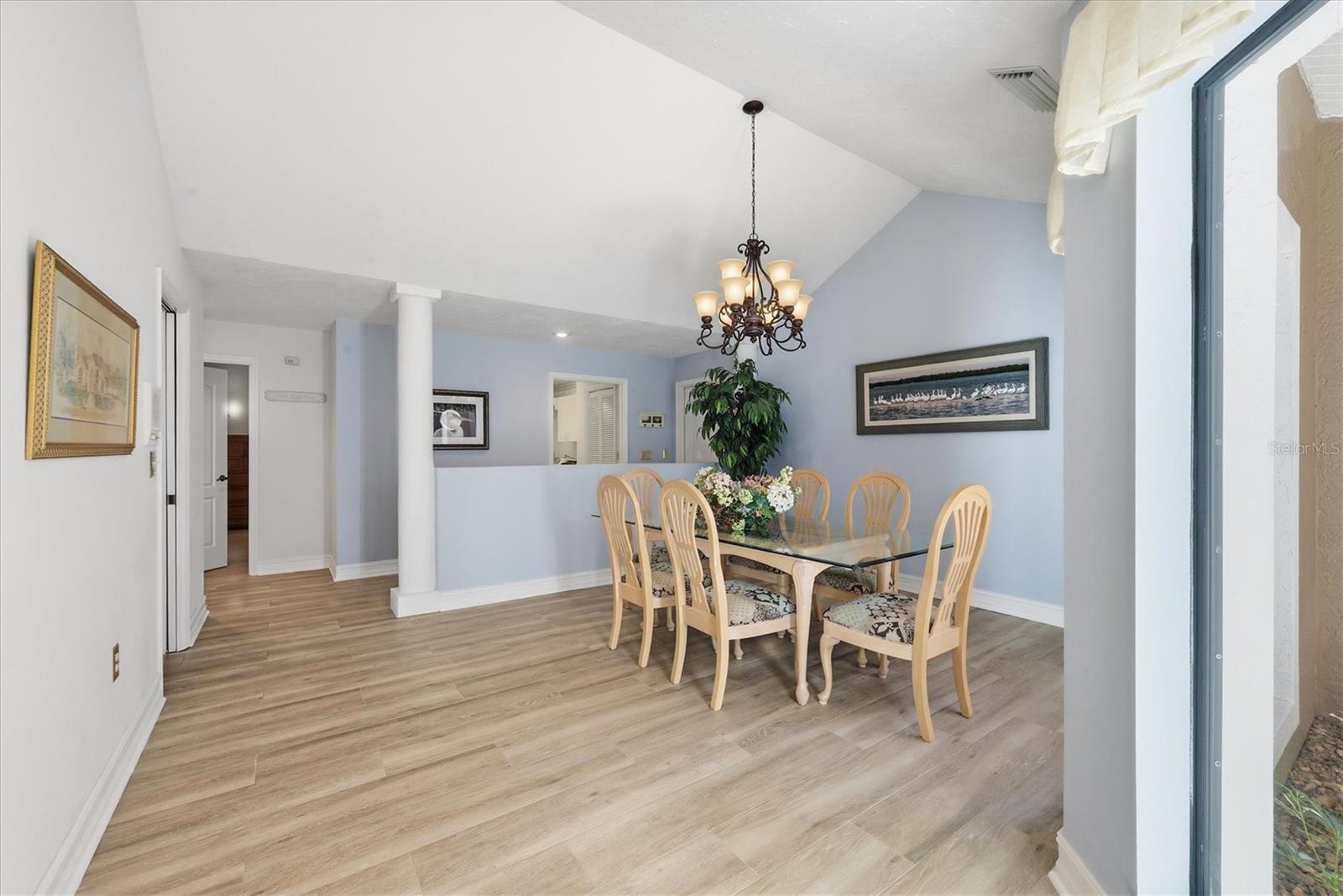 Image 16 of 75 For 4221 Escondito Circle