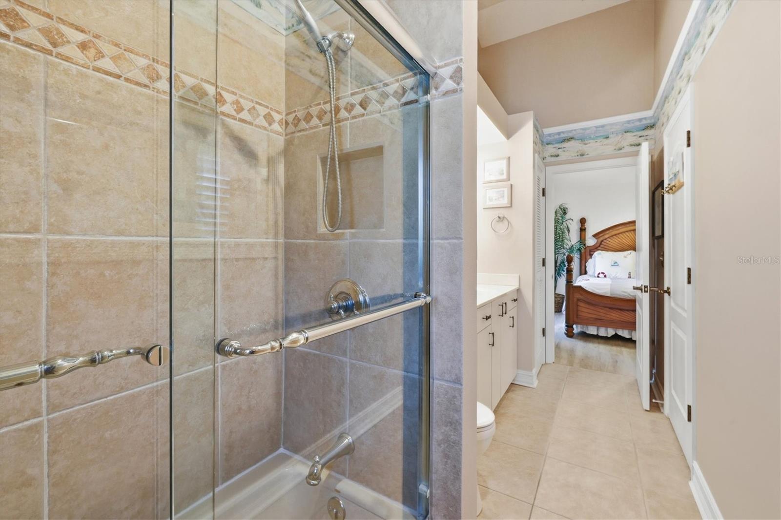 Image 26 of 75 For 4221 Escondito Circle