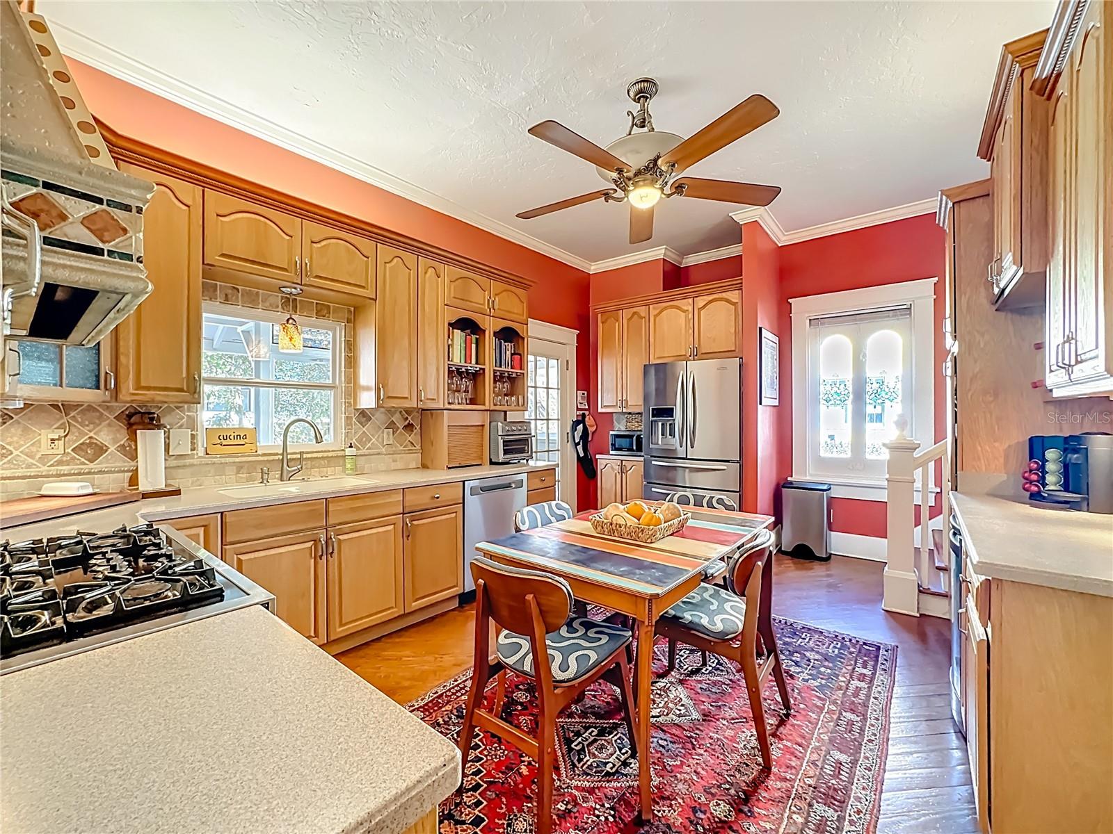 Image 20 of 74 For 610 19th Street W