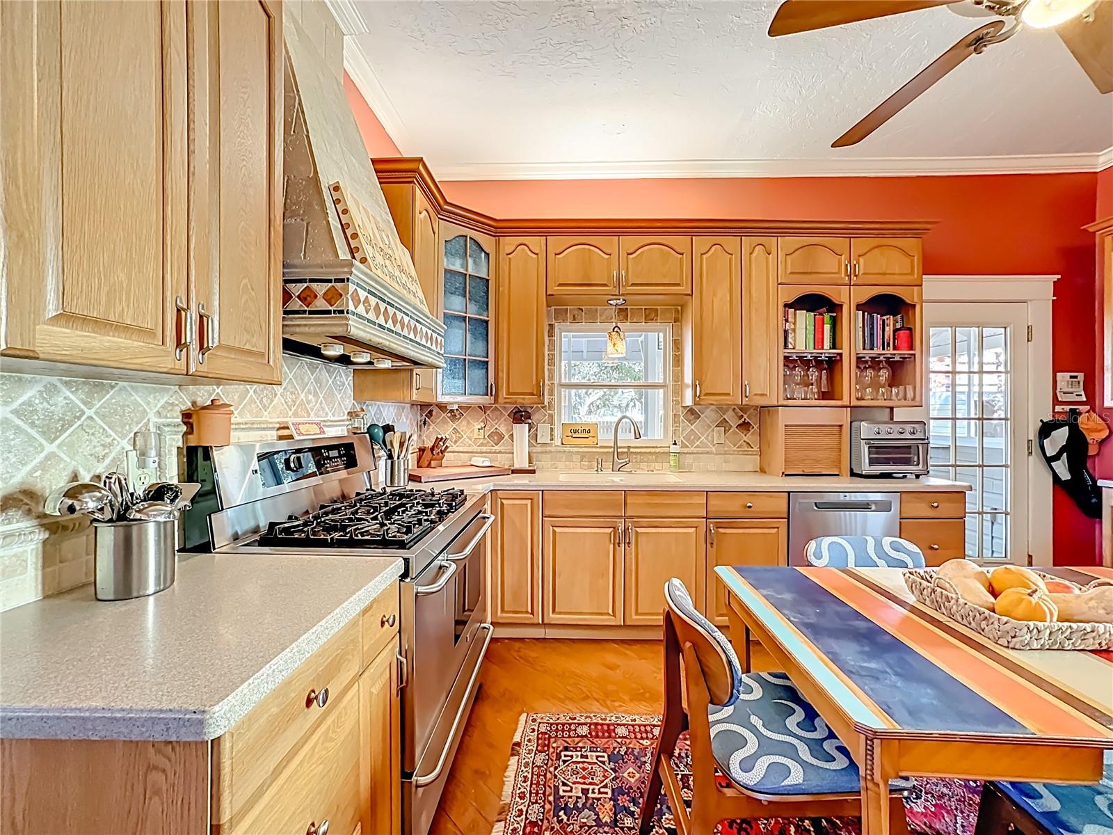 Image 21 of 74 For 610 19th Street W