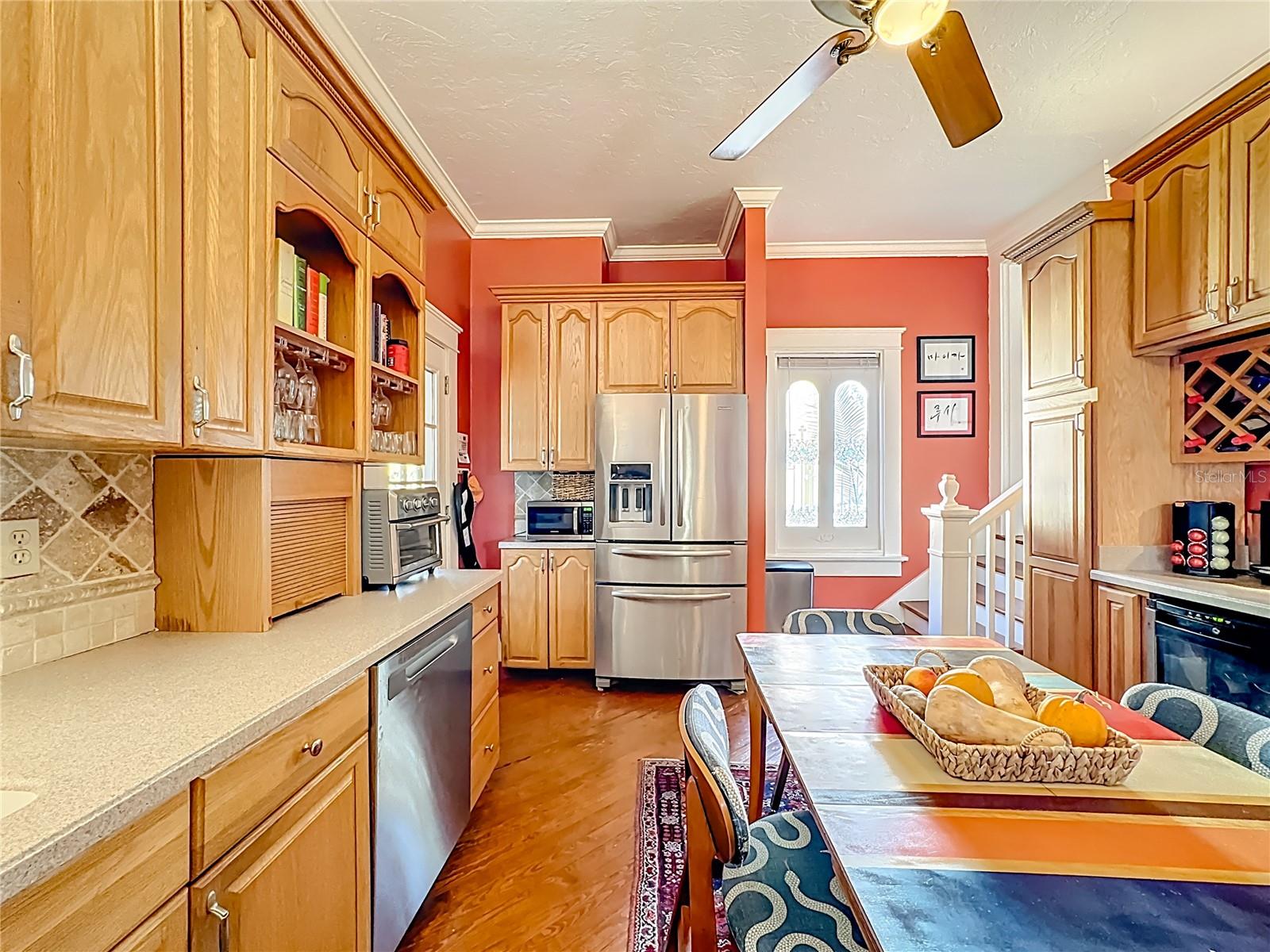 Image 22 of 74 For 610 19th Street W