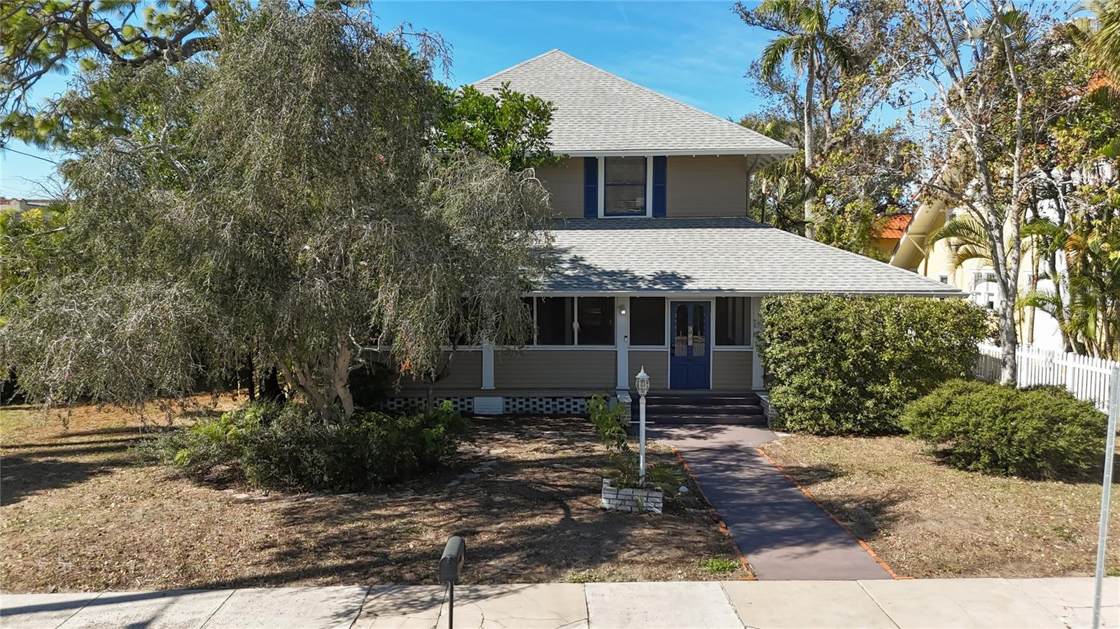 Image 3 of 74 For 610 19th Street W