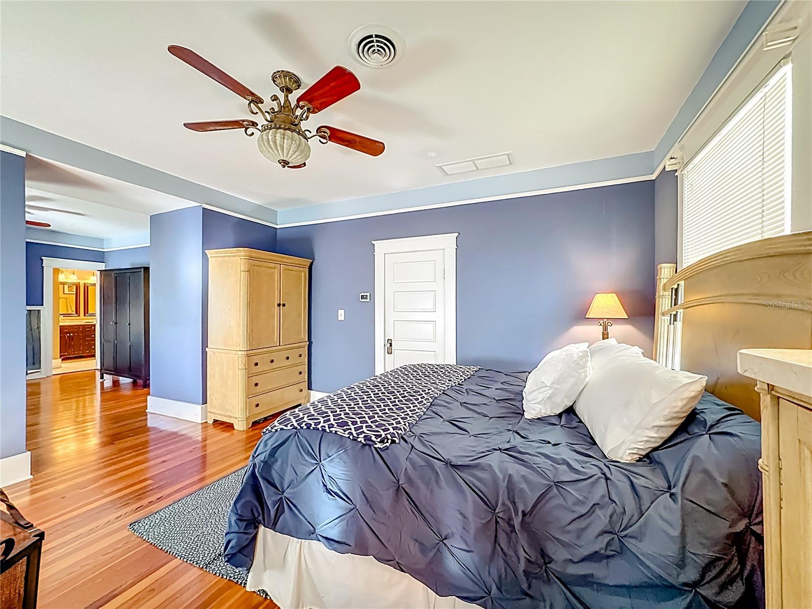 Image 34 of 74 For 610 19th Street W