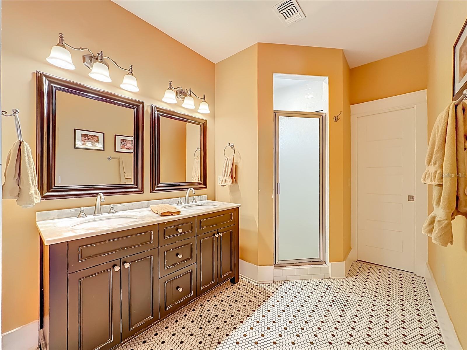 Image 35 of 74 For 610 19th Street W