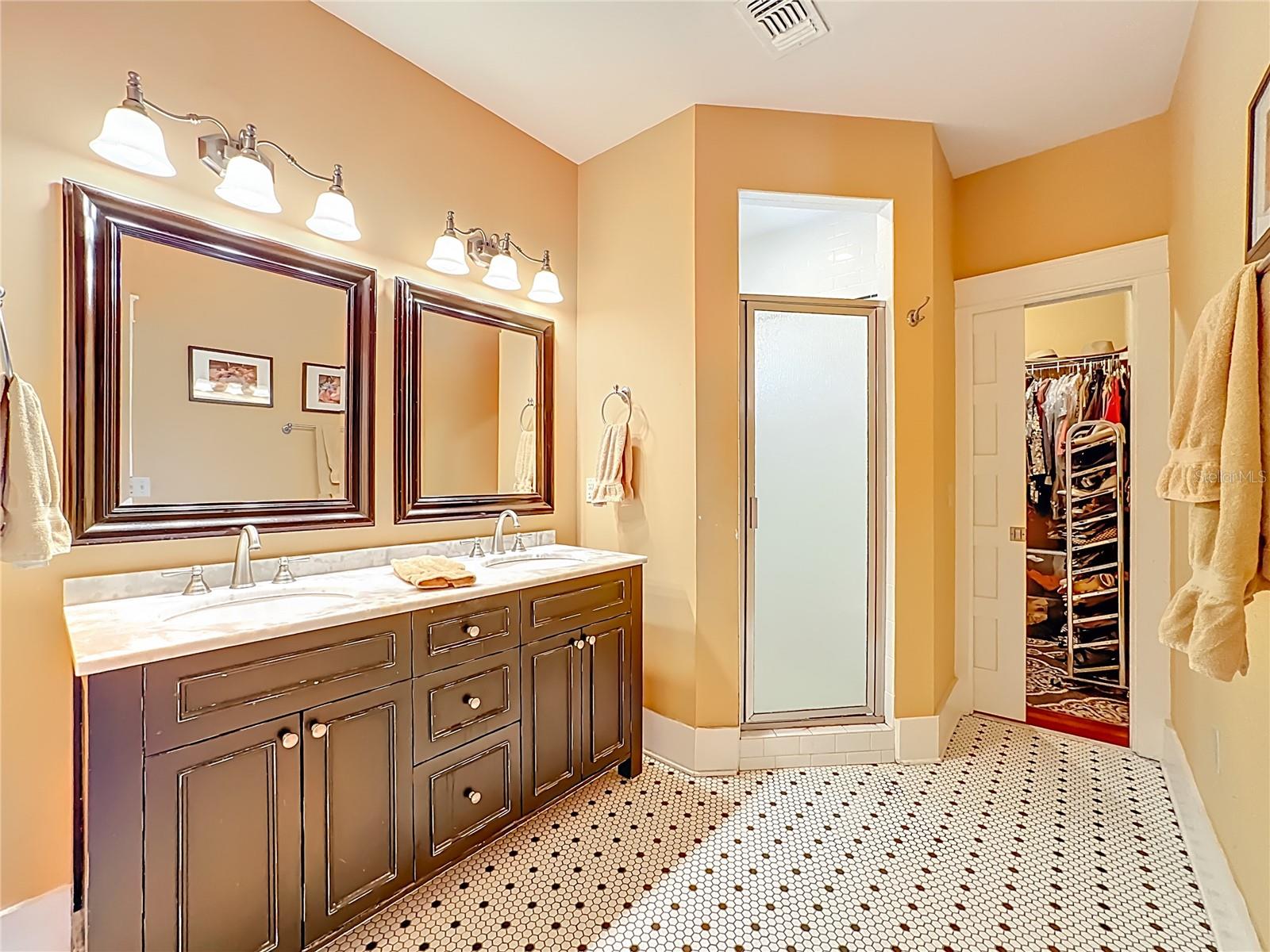 Image 36 of 74 For 610 19th Street W