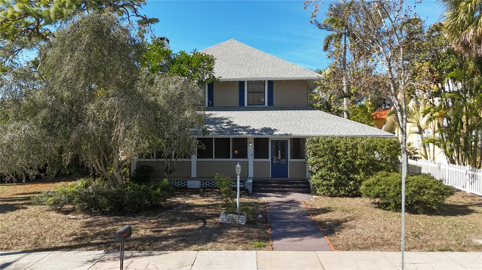 Image 4 of 74 For 610 19th Street W