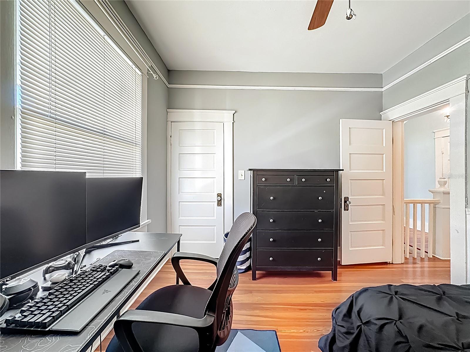 Image 42 of 74 For 610 19th Street W