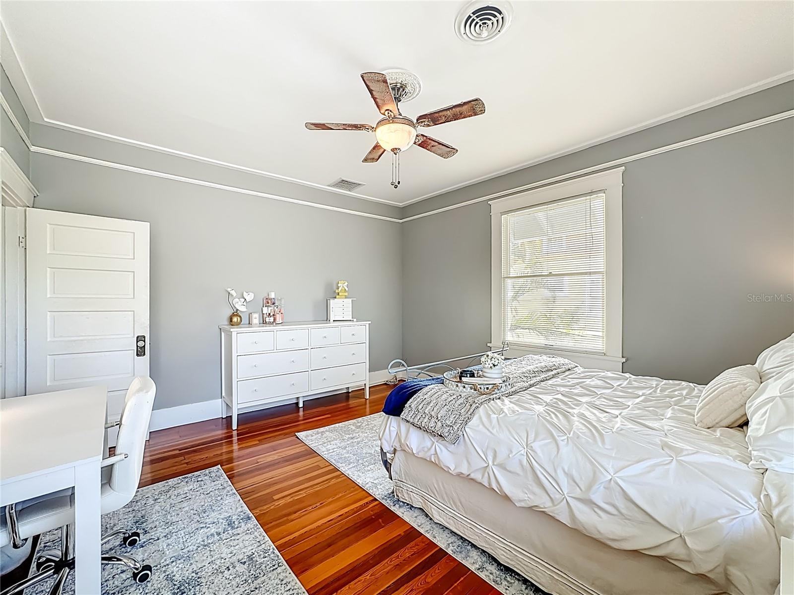 Image 44 of 74 For 610 19th Street W