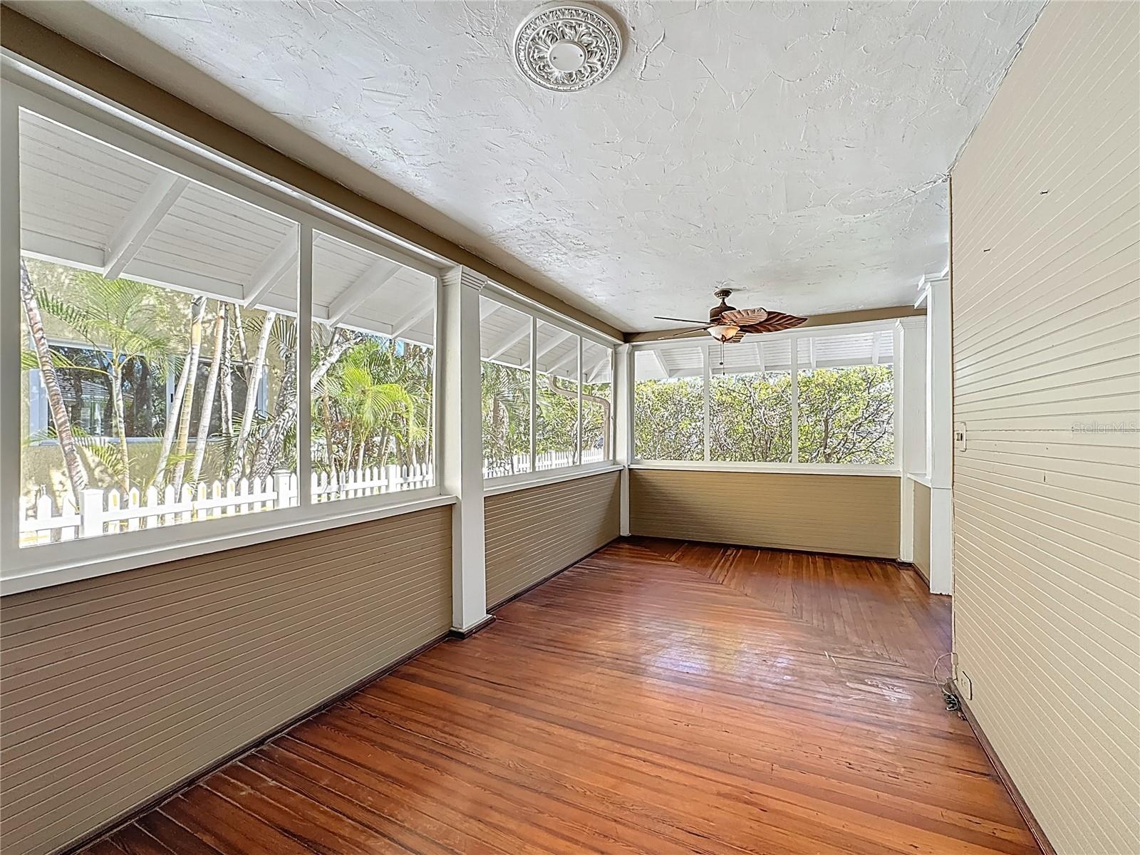 Image 49 of 74 For 610 19th Street W