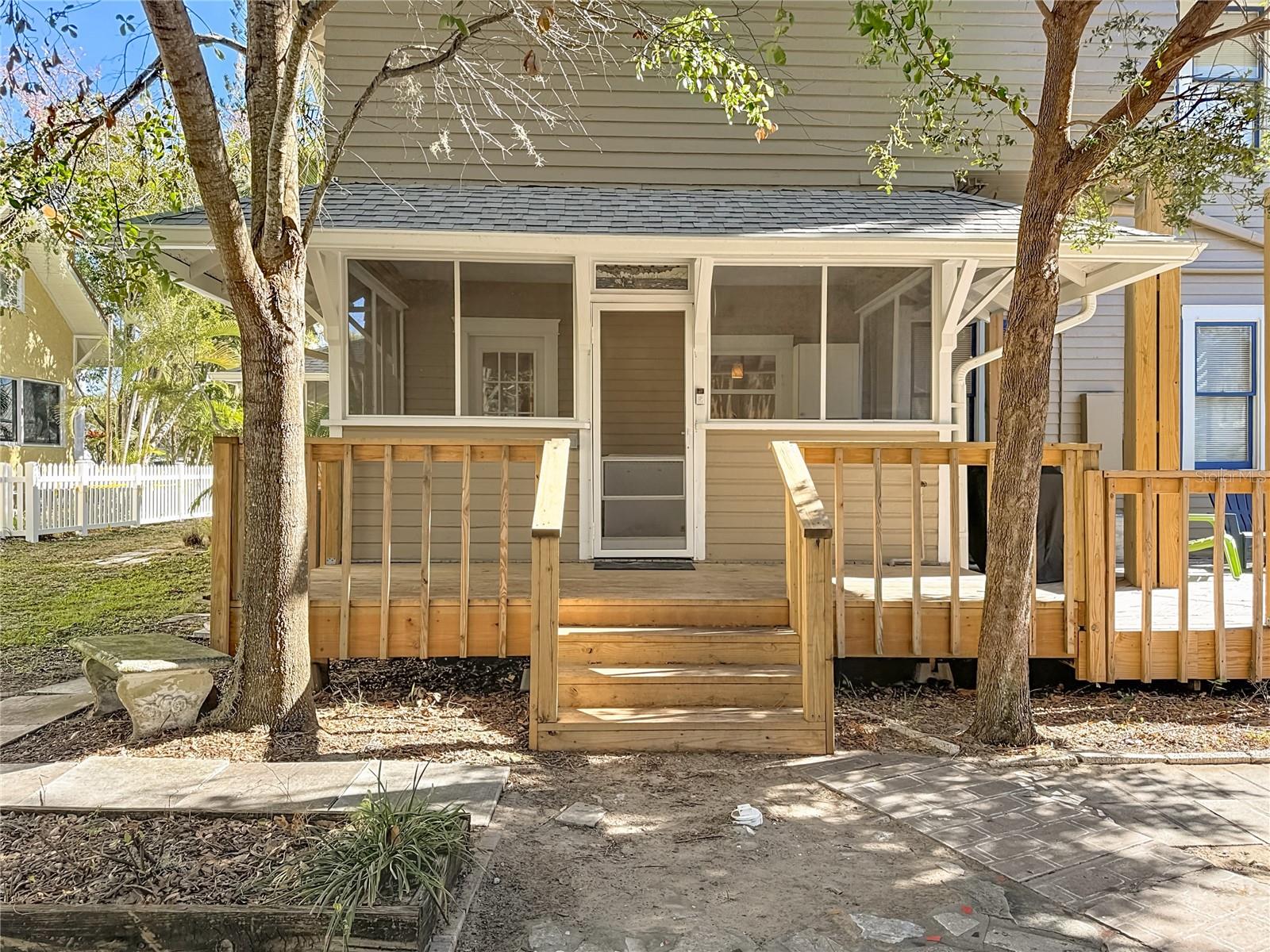 Image 55 of 74 For 610 19th Street W