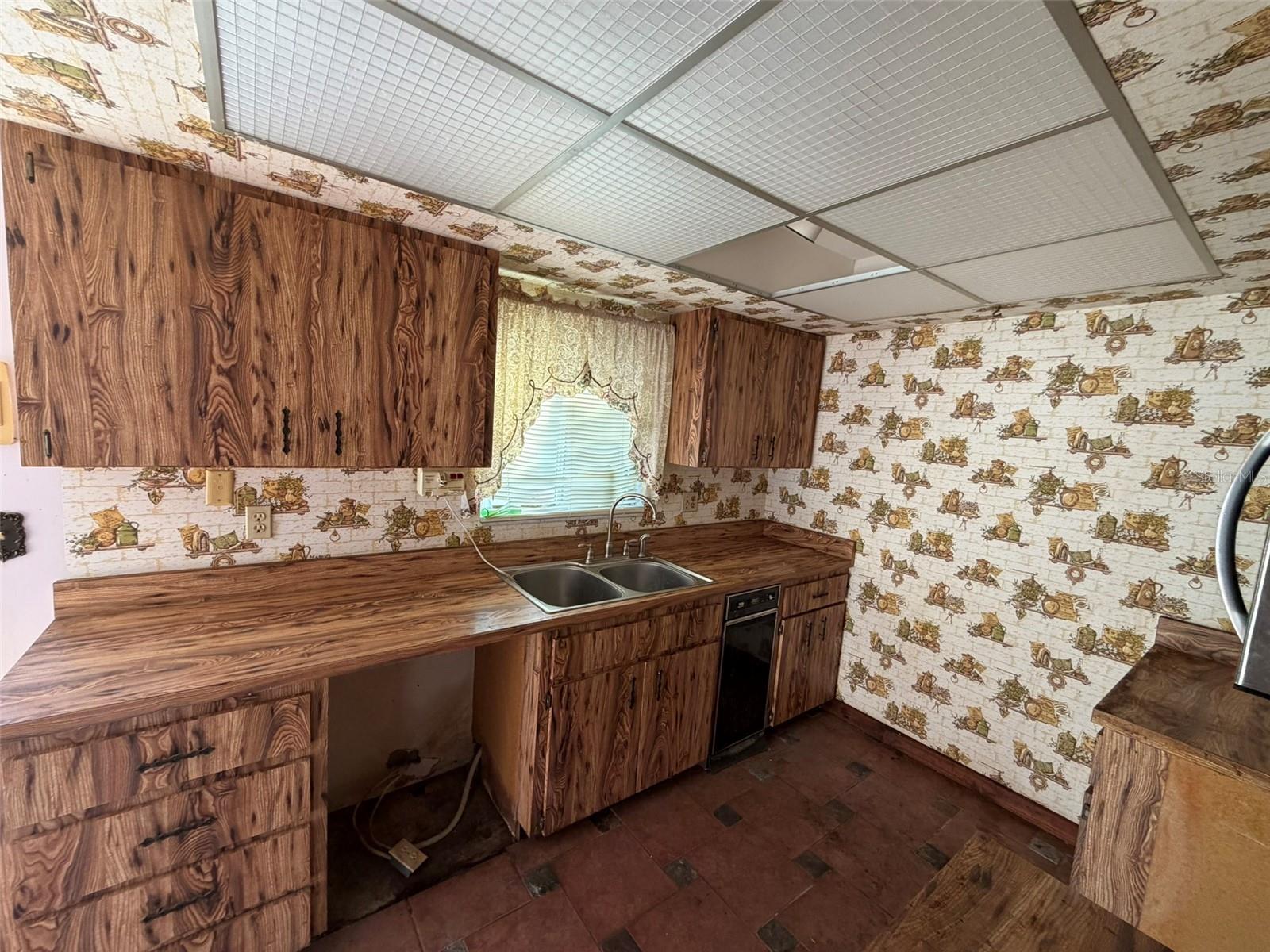 Image 23 of 55 For 2311 15th Street W