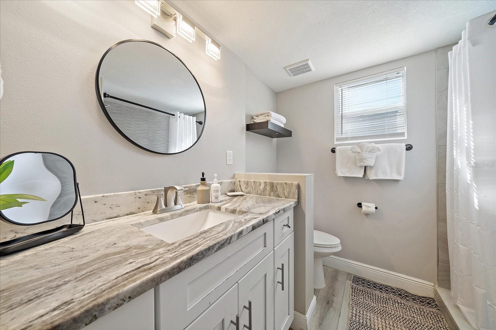 Image 13 of 43 For 3710 Iroquois Avenue