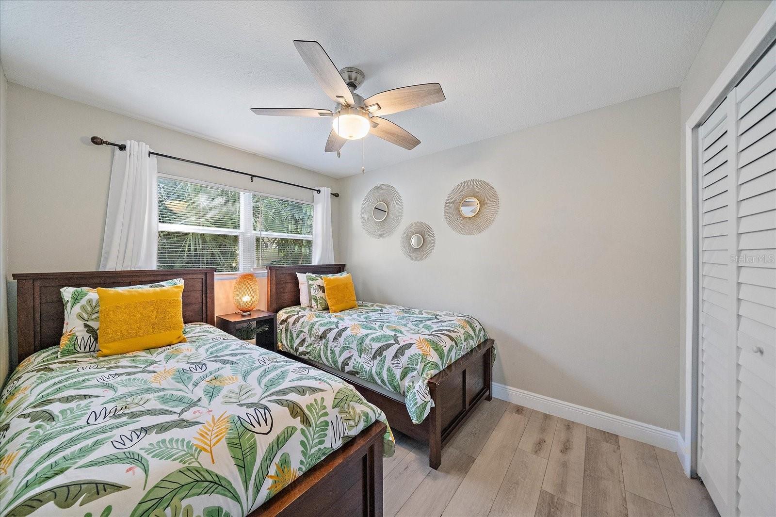 Image 17 of 43 For 3710 Iroquois Avenue