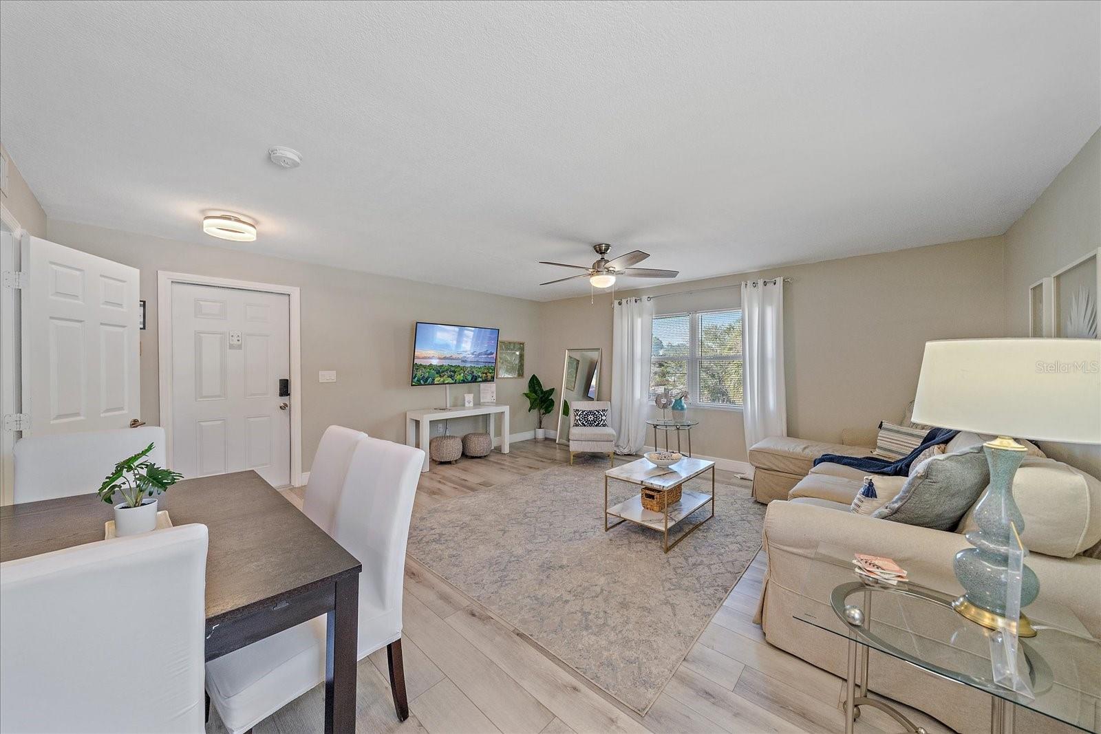 Image 23 of 43 For 3710 Iroquois Avenue