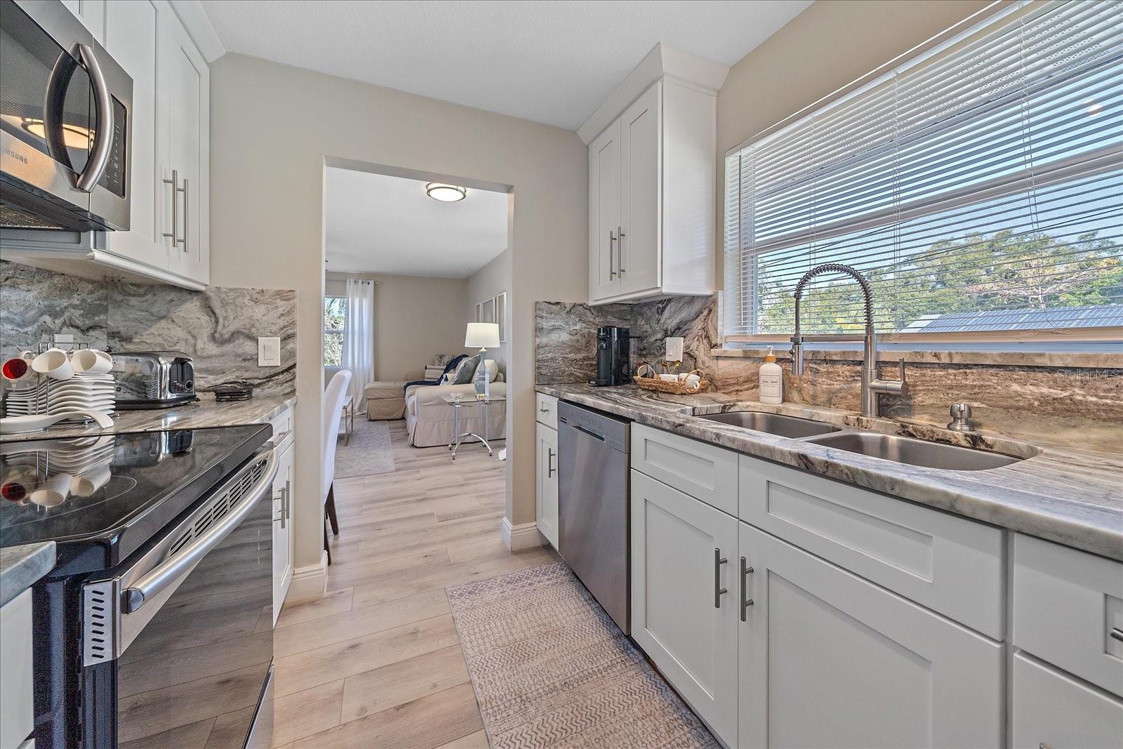 Image 26 of 43 For 3710 Iroquois Avenue