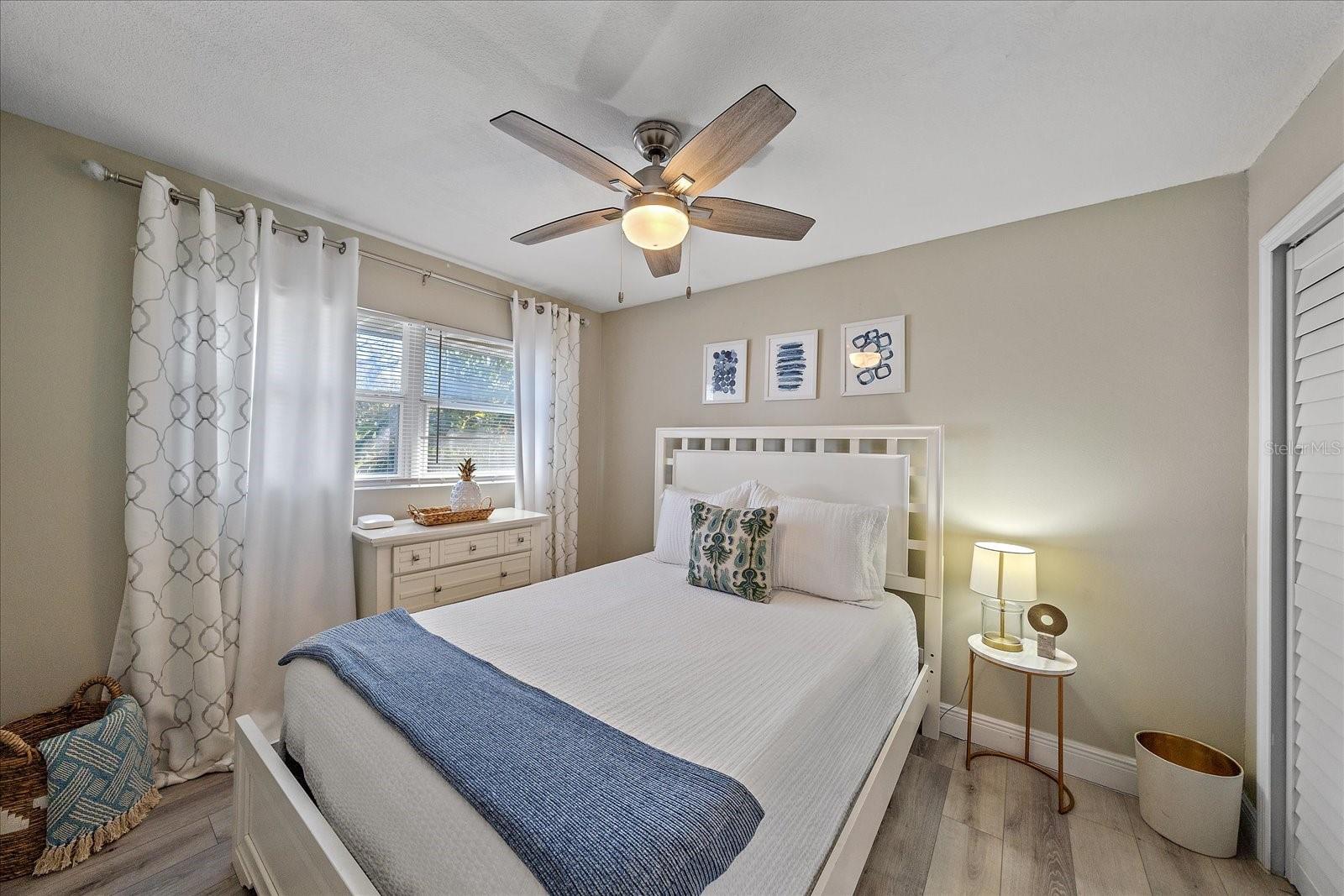 Image 34 of 43 For 3710 Iroquois Avenue