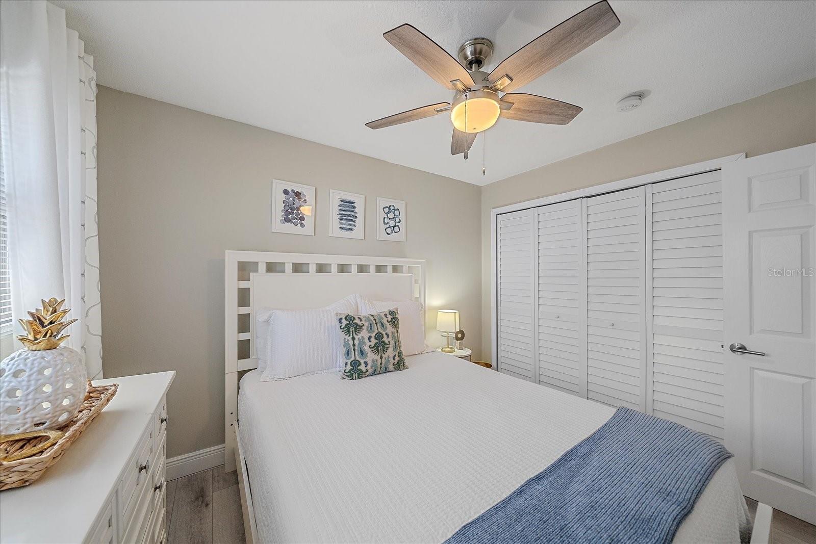 Image 35 of 43 For 3710 Iroquois Avenue