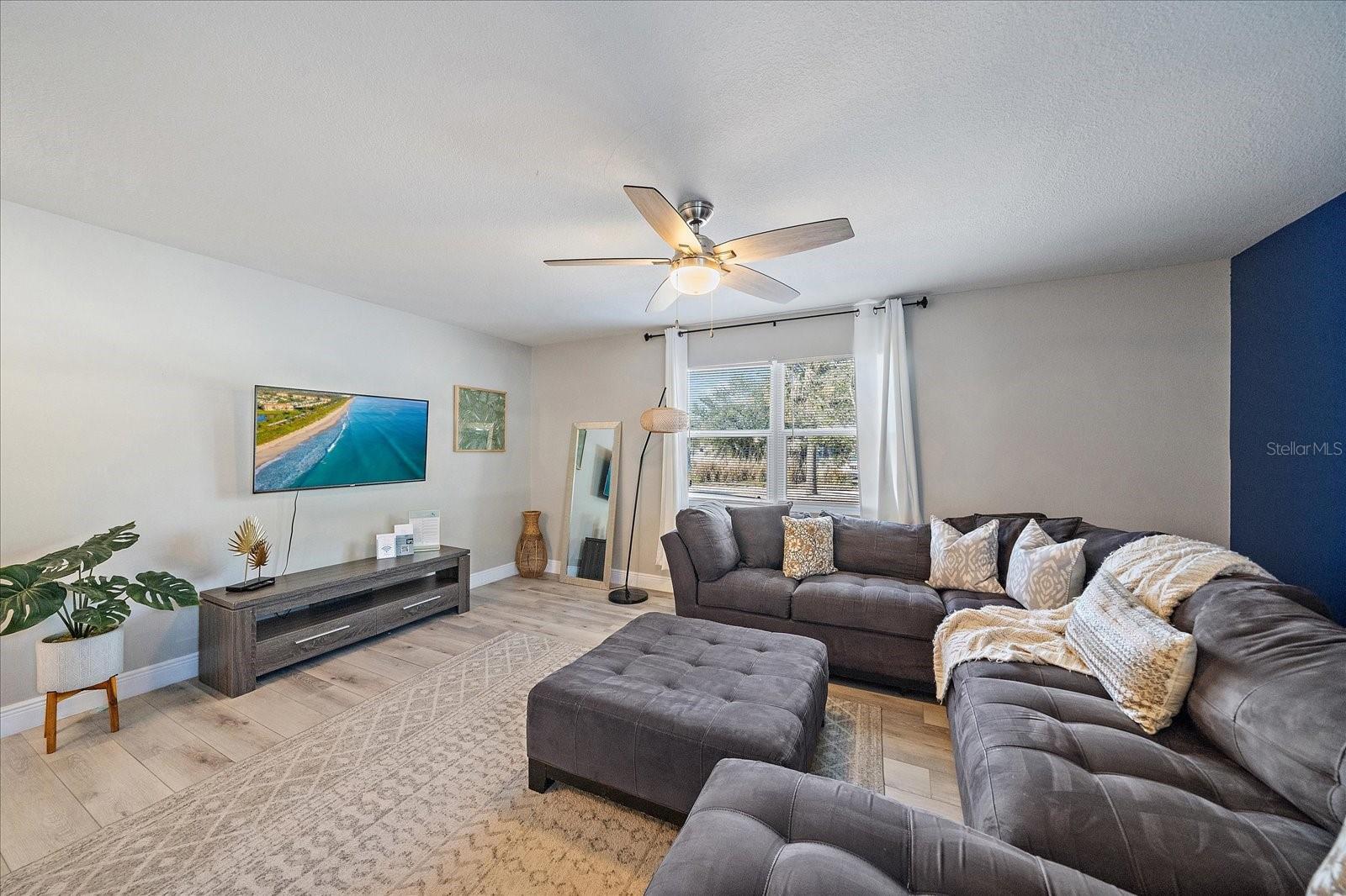 Image 4 of 43 For 3710 Iroquois Avenue