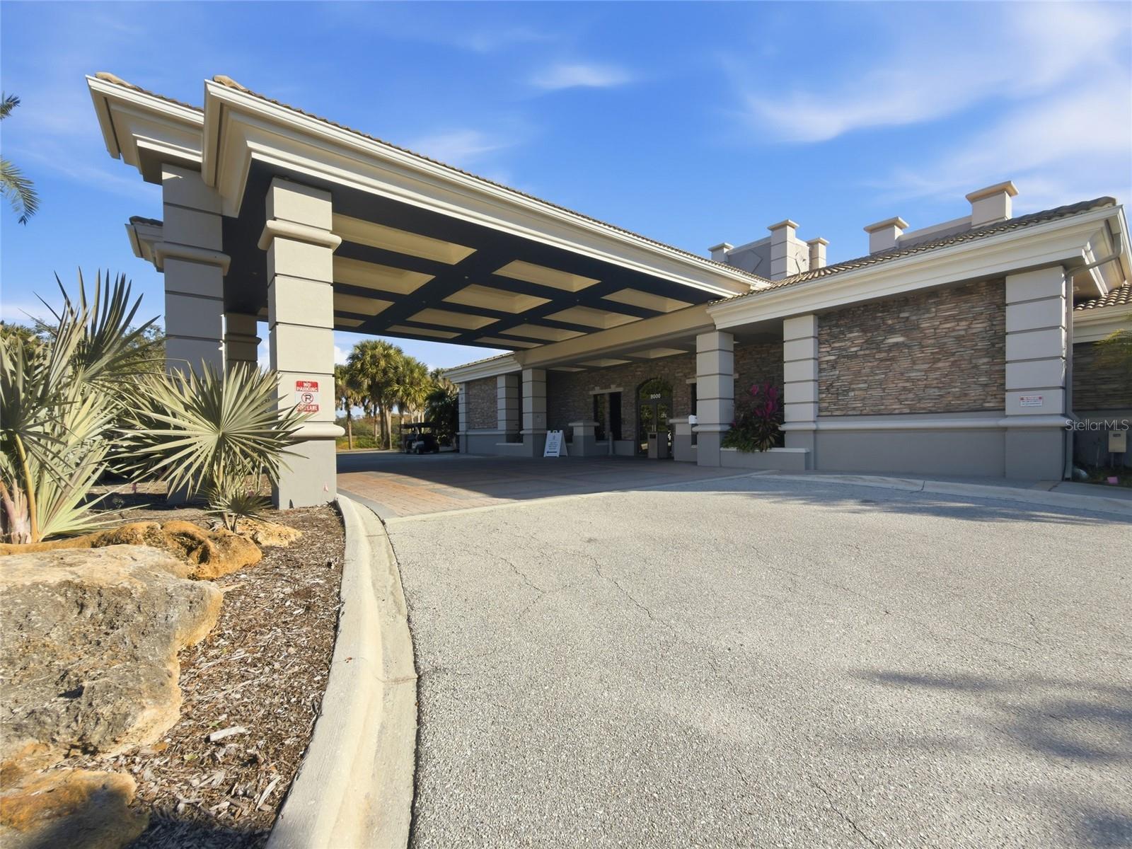 Image 26 of 37 For 803 Fairwaycove Lane 205