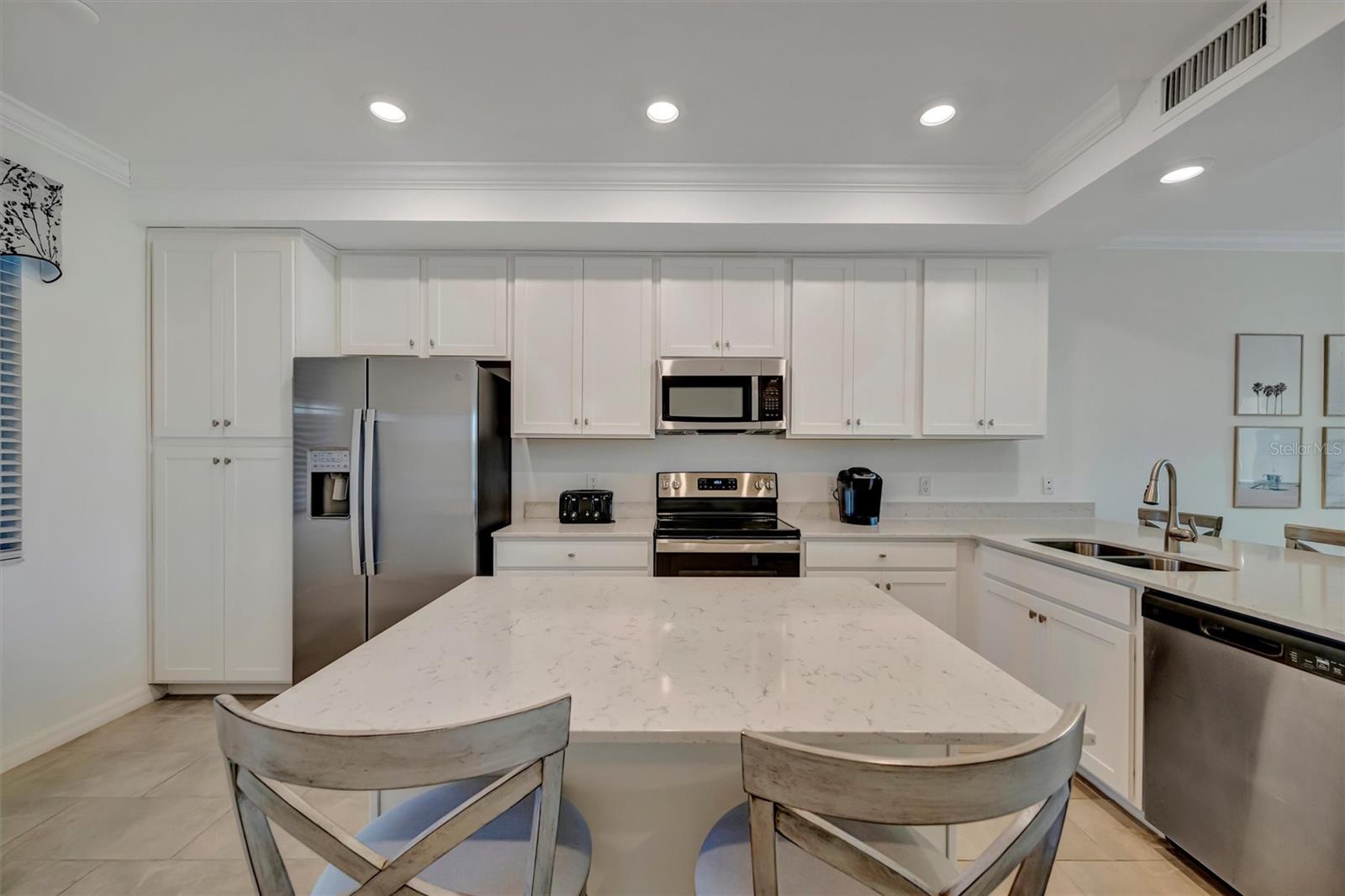 Image 11 of 54 For 17902 Gawthrop Drive 104