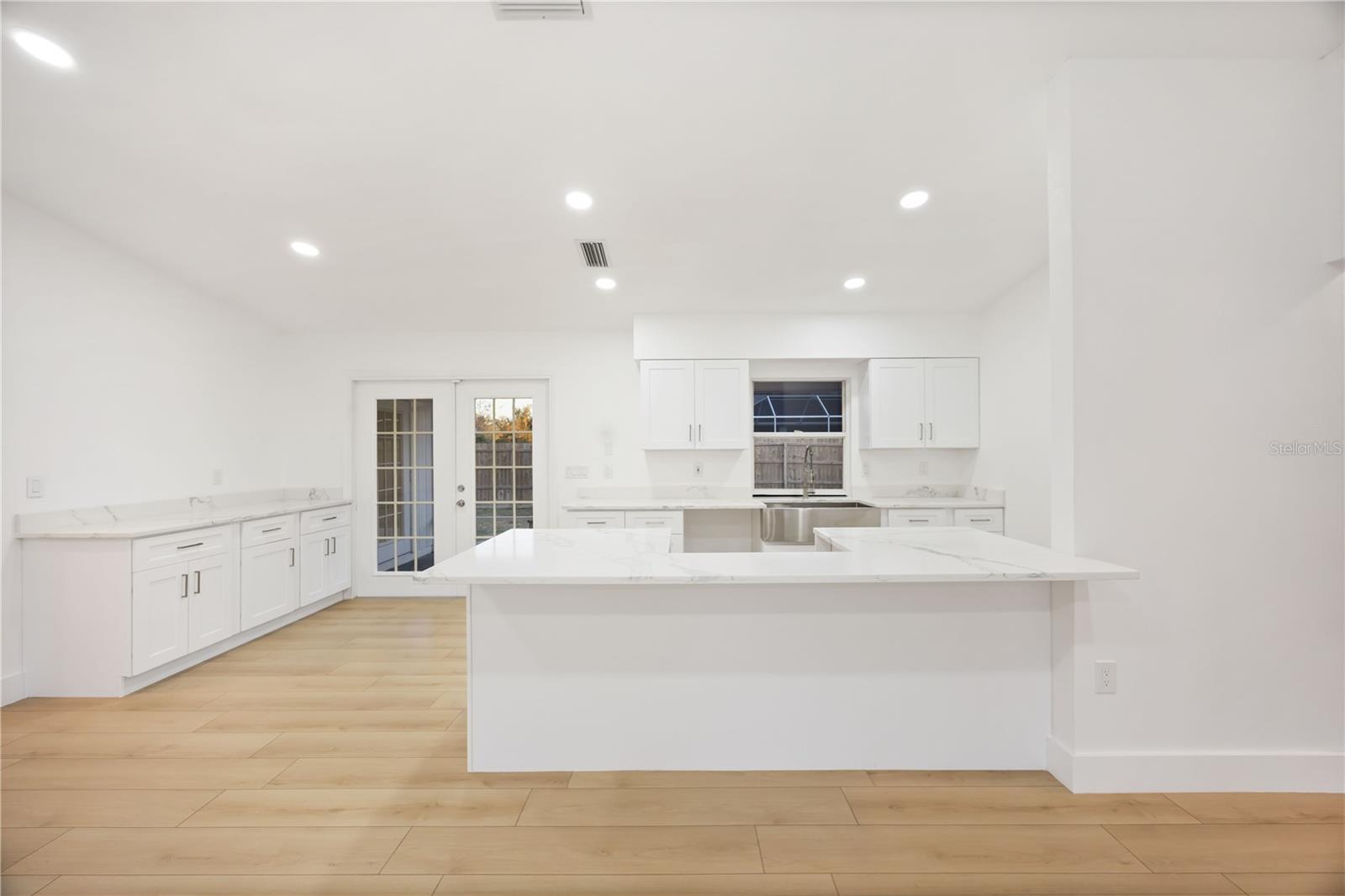 Image 11 of 29 For 4355 Berkshire Drive