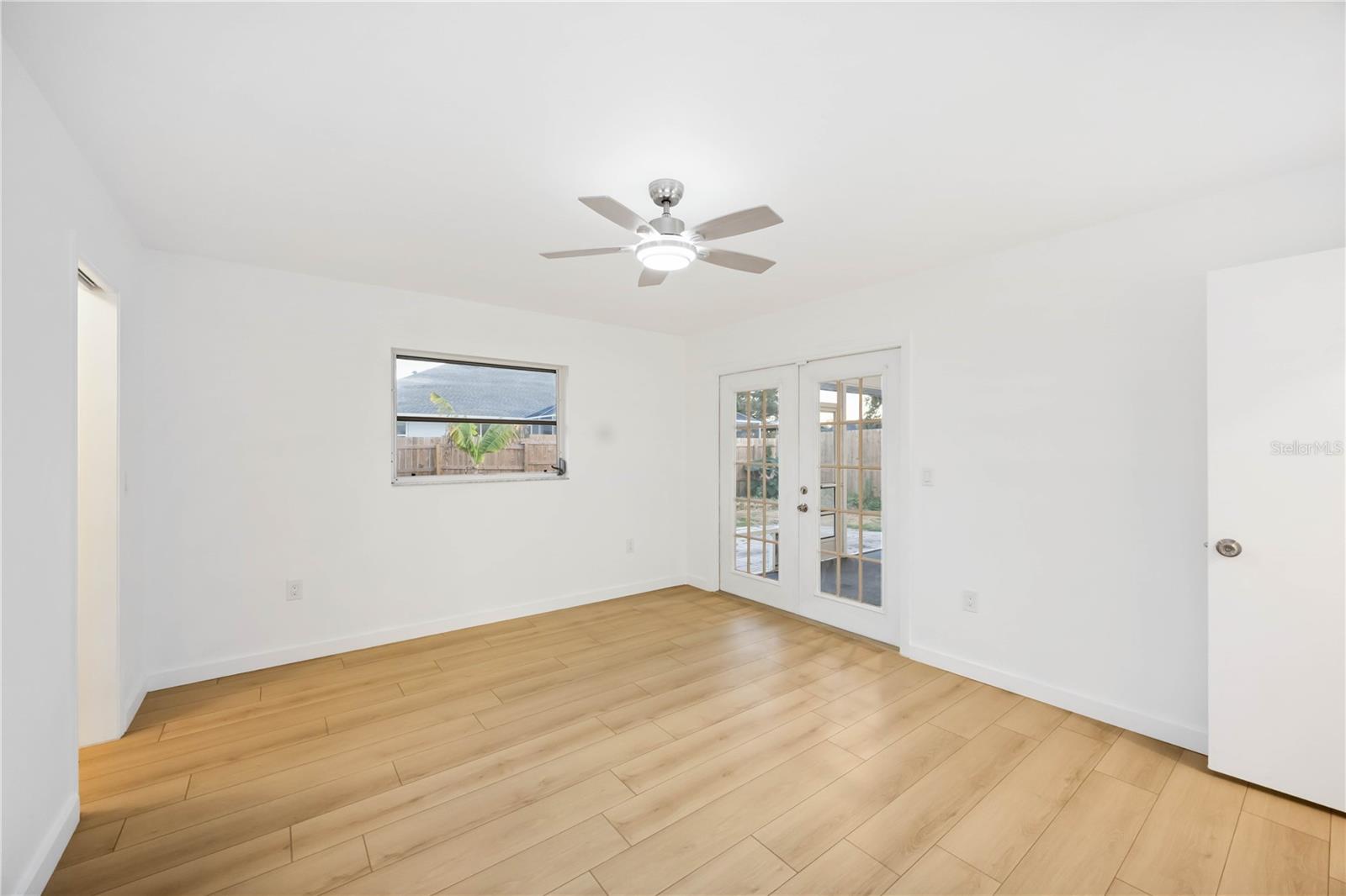 Image 17 of 29 For 4355 Berkshire Drive