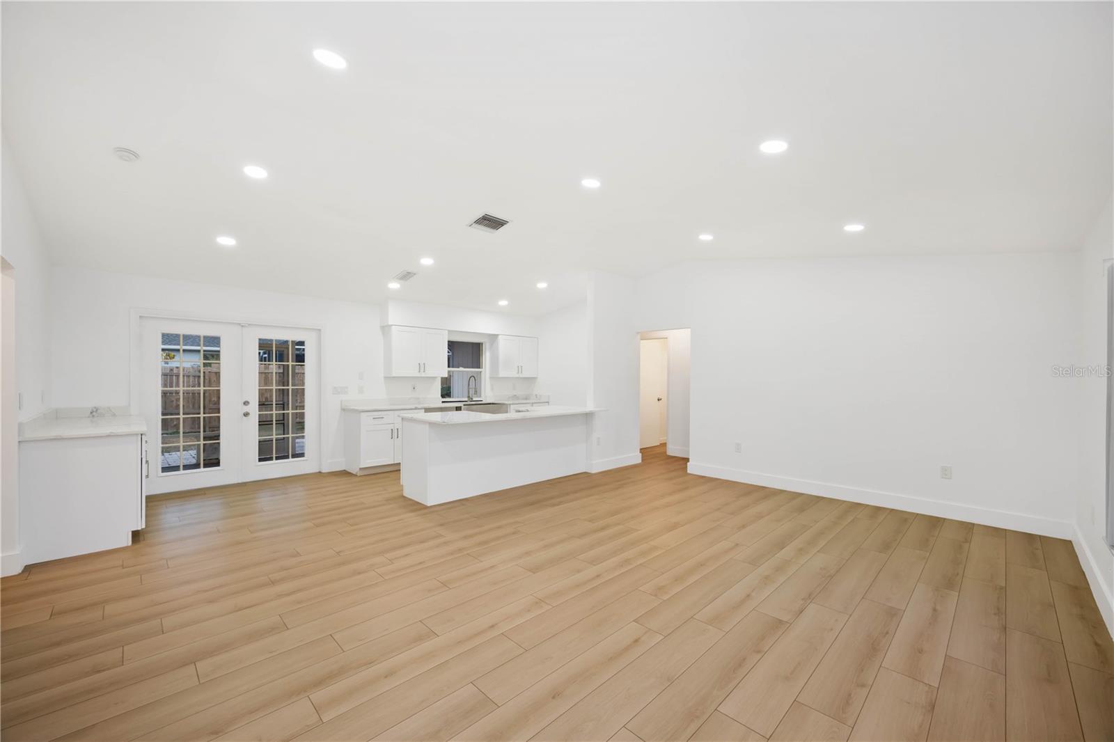 Image 5 of 29 For 4355 Berkshire Drive