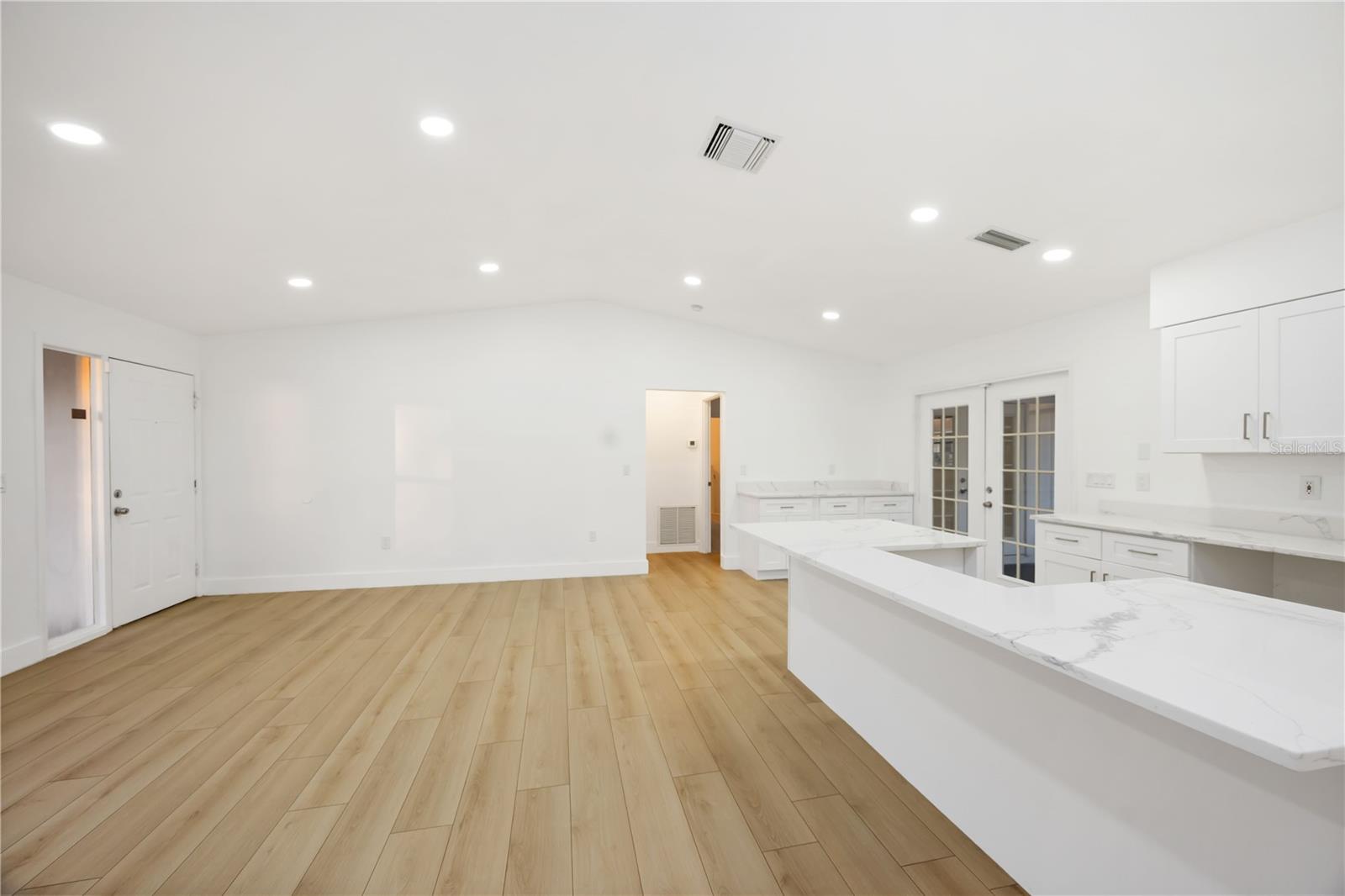 Image 8 of 29 For 4355 Berkshire Drive