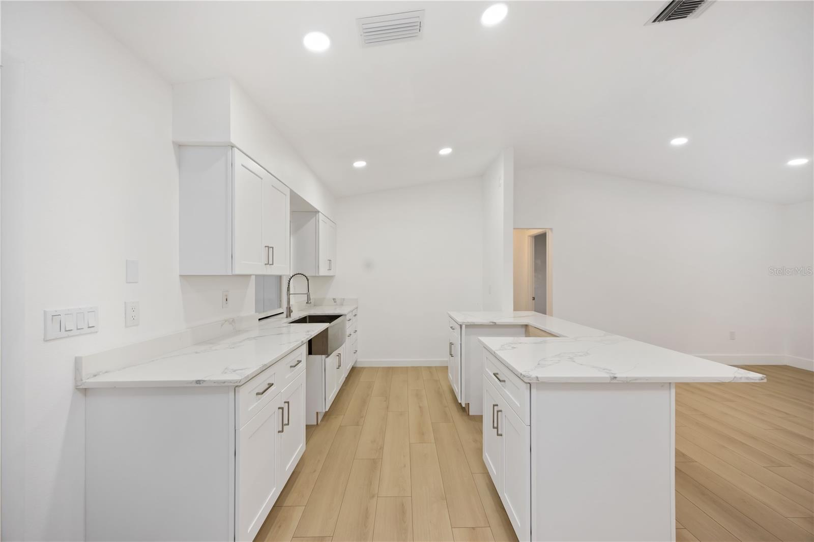 Image 9 of 29 For 4355 Berkshire Drive