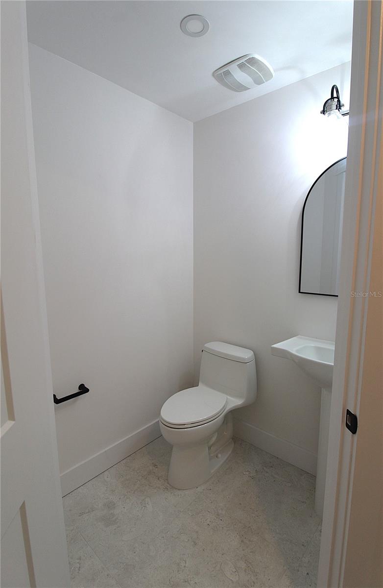 Image 20 of 36 For 280 Hidden Bay Drive 201