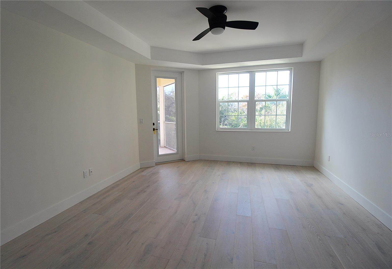 Image 8 of 36 For 280 Hidden Bay Drive 201