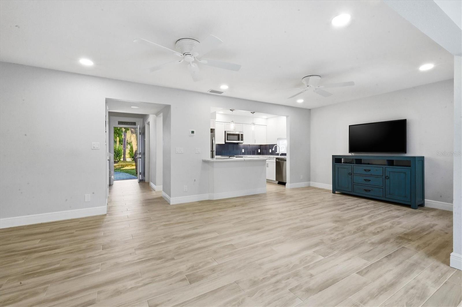 Image 13 of 46 For 1201 Peppertree Drive 234