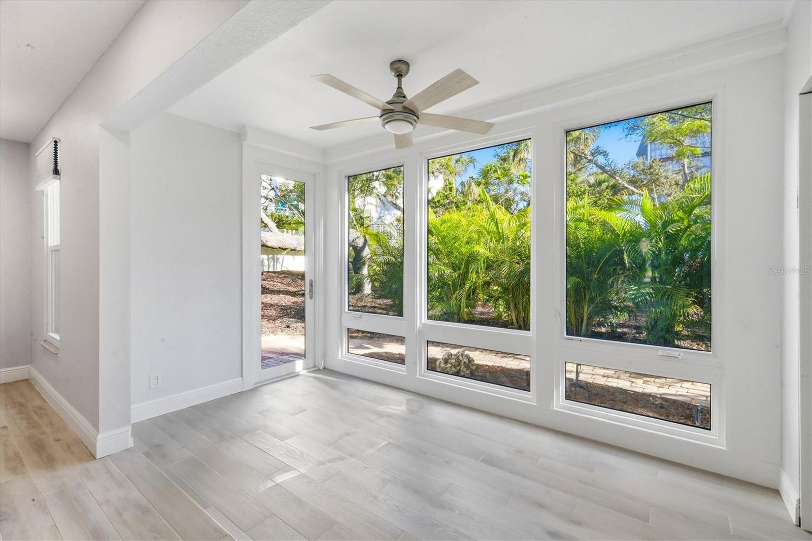 Image 9 of 46 For 1201 Peppertree Drive 234