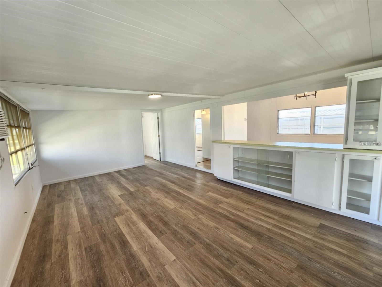 Image 5 of 17 For 321 3rd Street Drive W