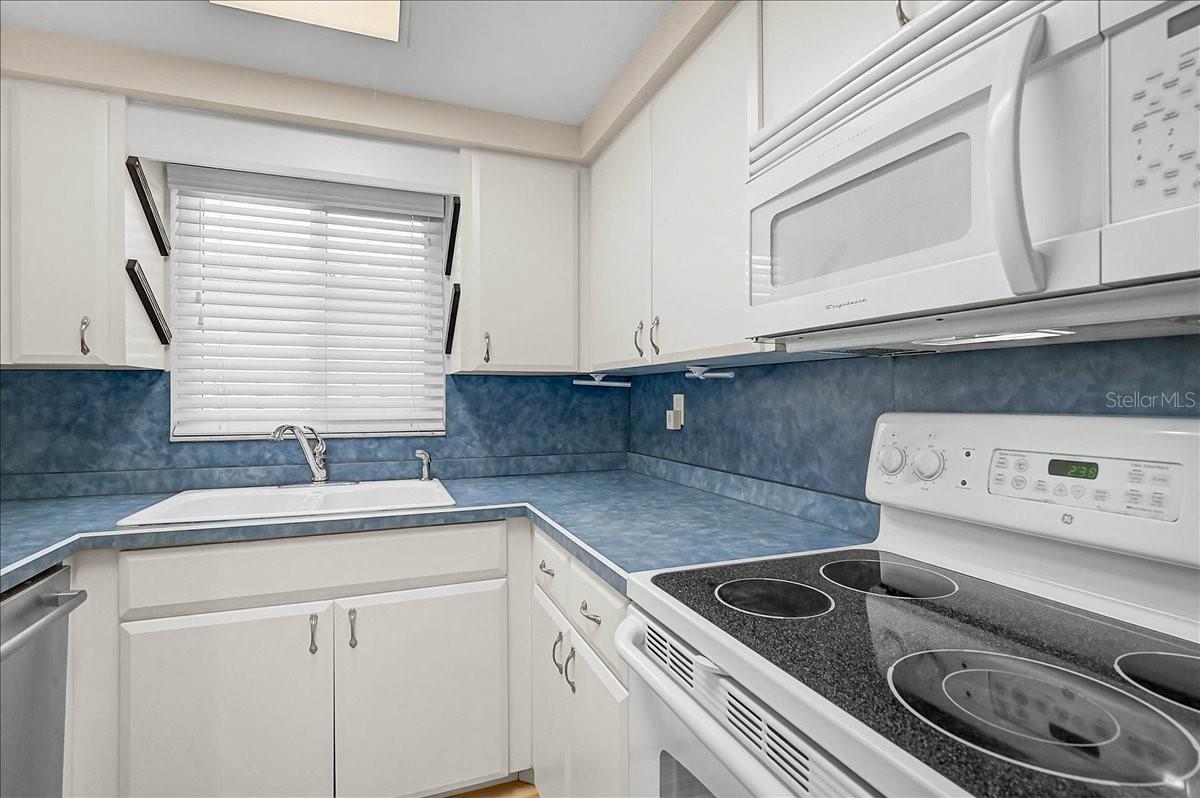 Image 10 of 35 For 4514 Lockwood Ridge Road