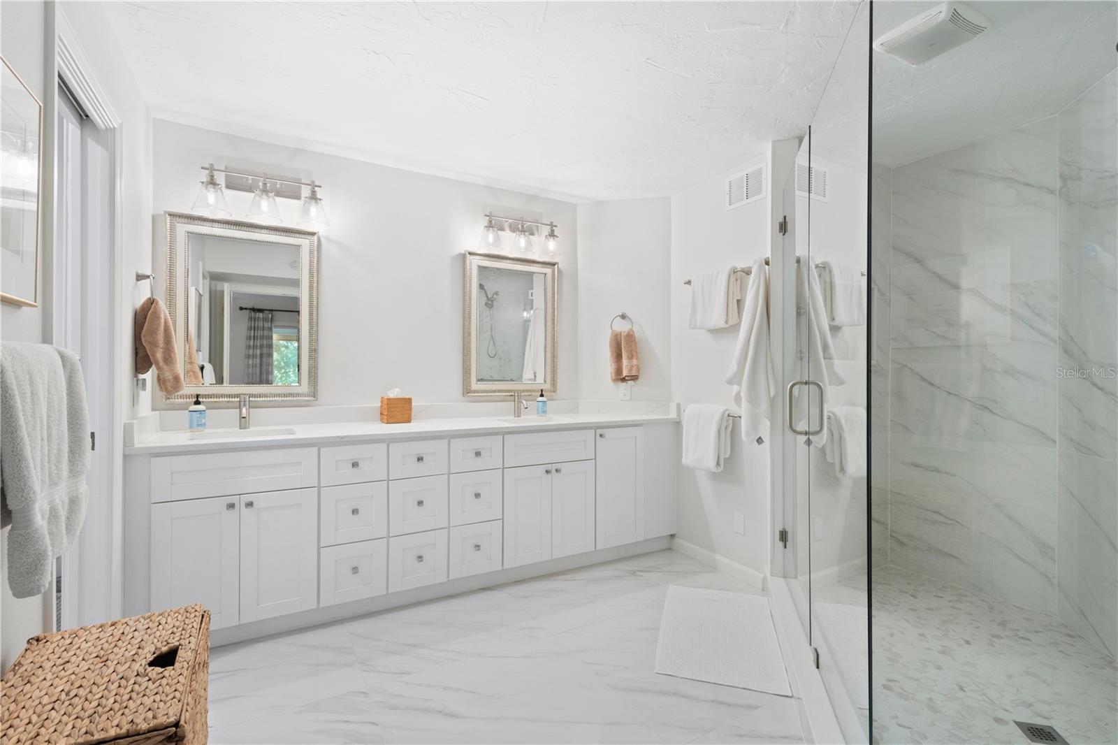 Image 21 of 45 For 121 Tidy Island Boulevard