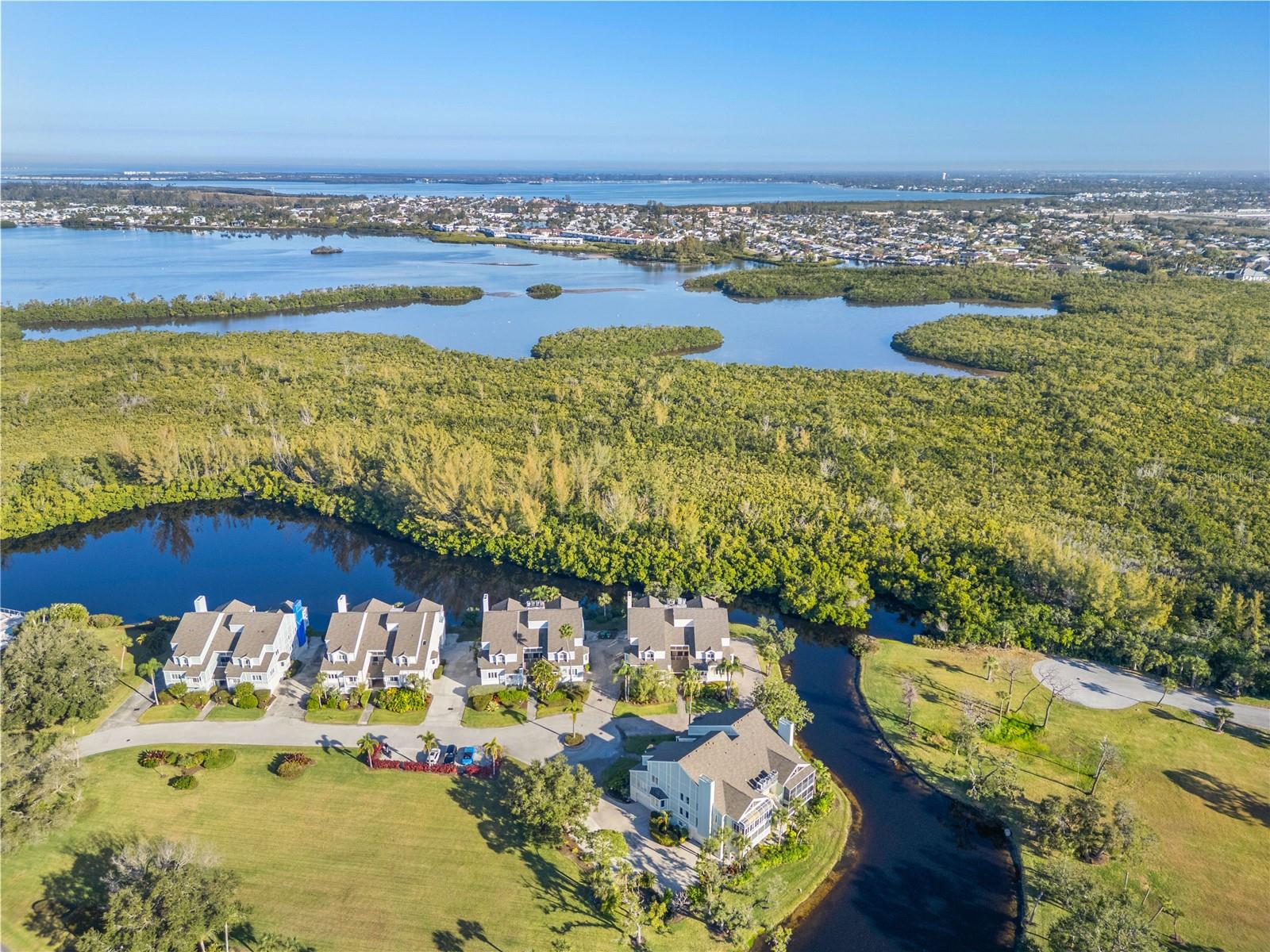 Image 25 of 45 For 121 Tidy Island Boulevard