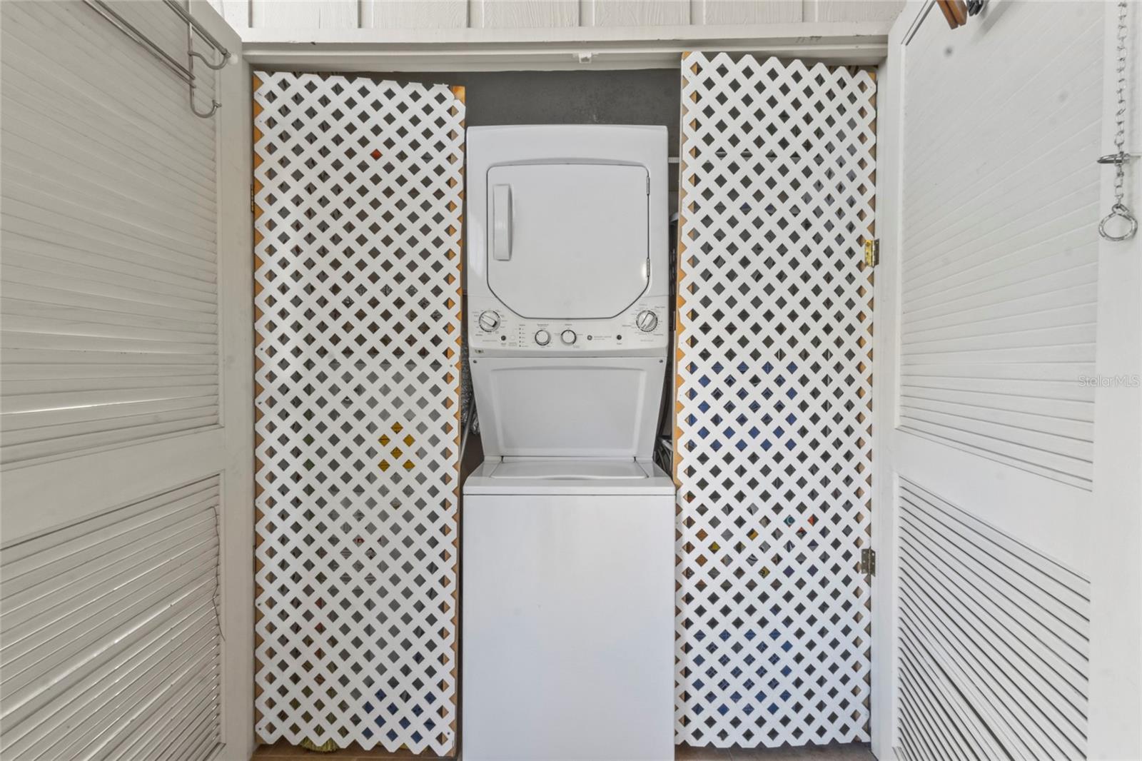 Image 19 of 43 For 7193 Country Club Drive N 140