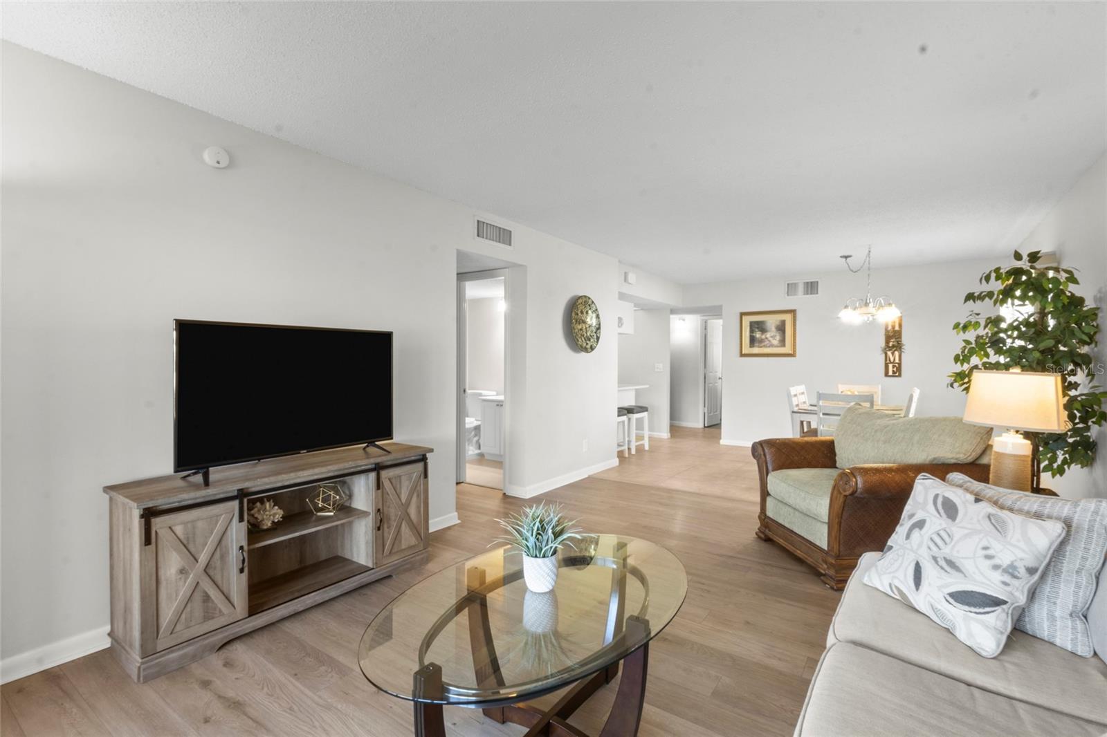 Image 5 of 43 For 7193 Country Club Drive N 140