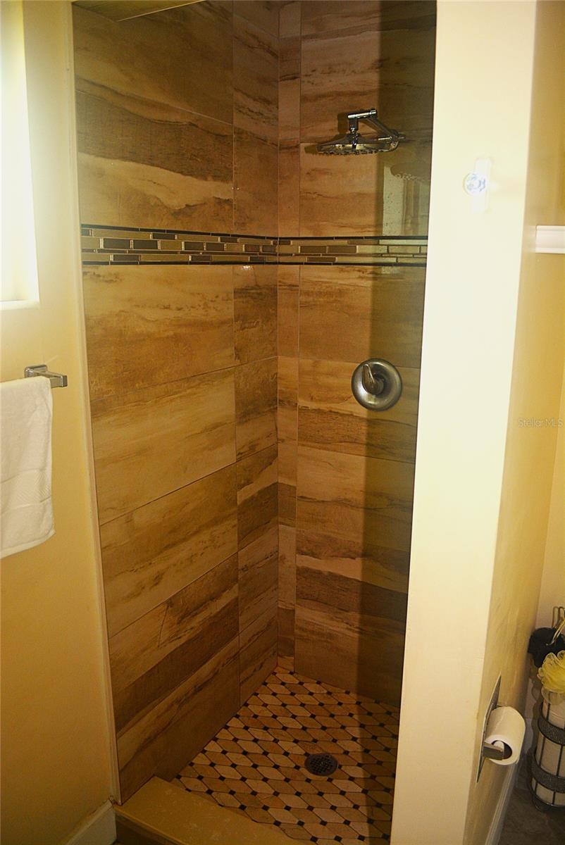 Image 12 of 50 For 1410 Alwynne Drive