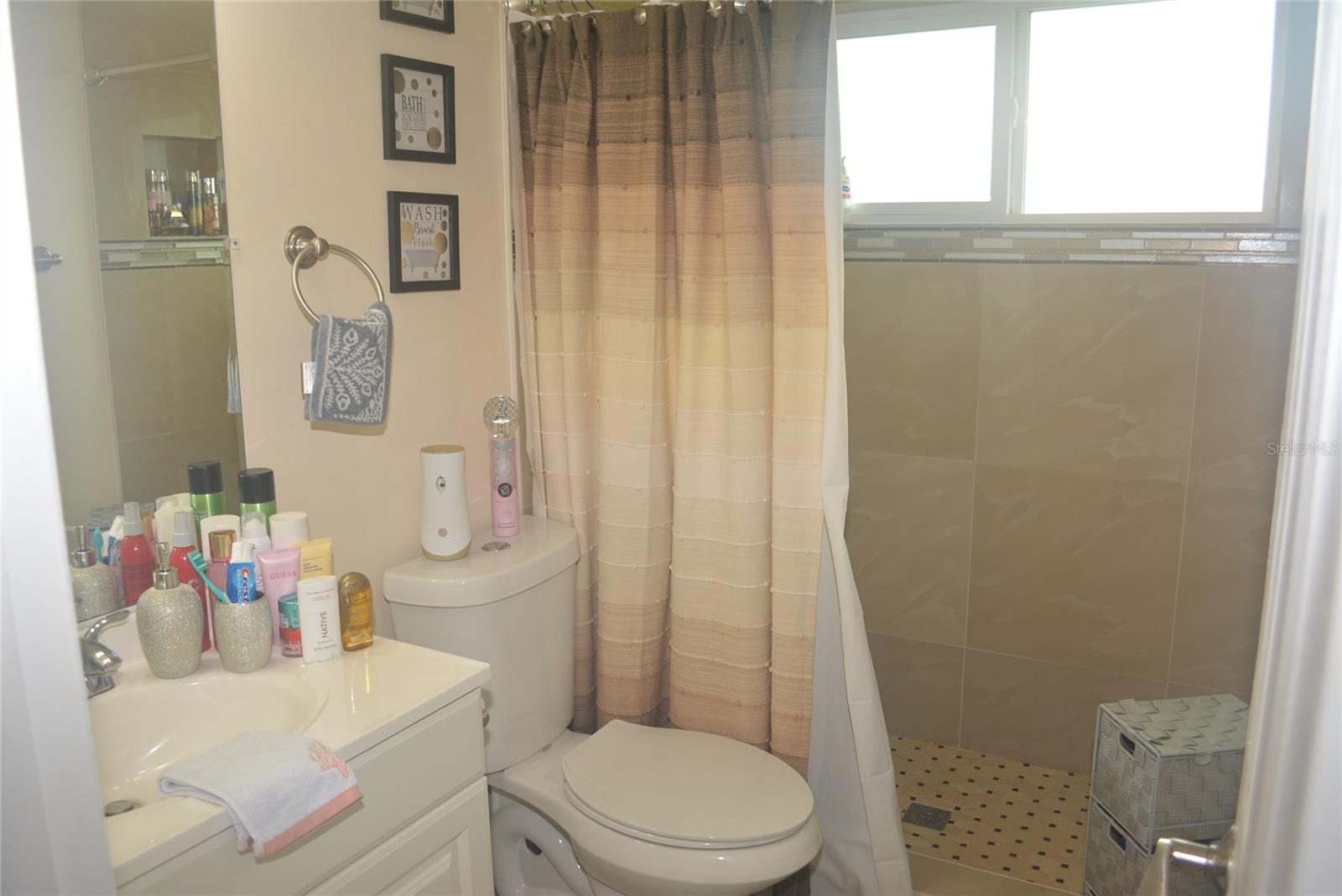 Image 19 of 50 For 1410 Alwynne Drive