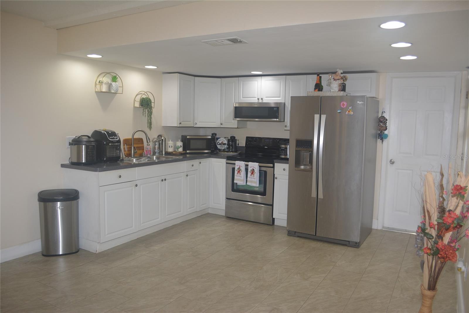 Image 2 of 50 For 1410 Alwynne Drive