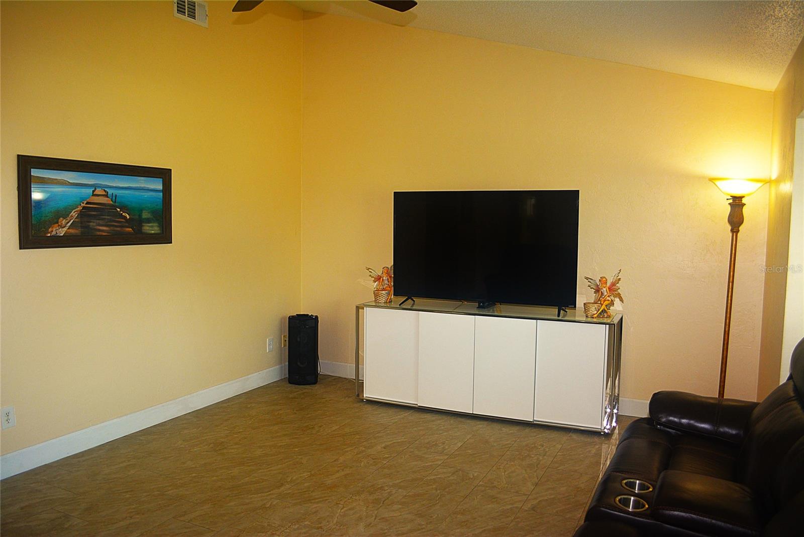 Image 32 of 50 For 1410 Alwynne Drive