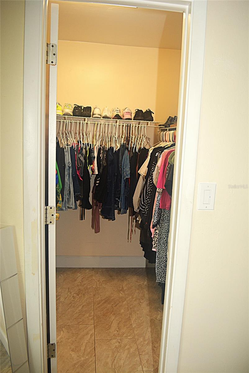 Image 8 of 50 For 1410 Alwynne Drive